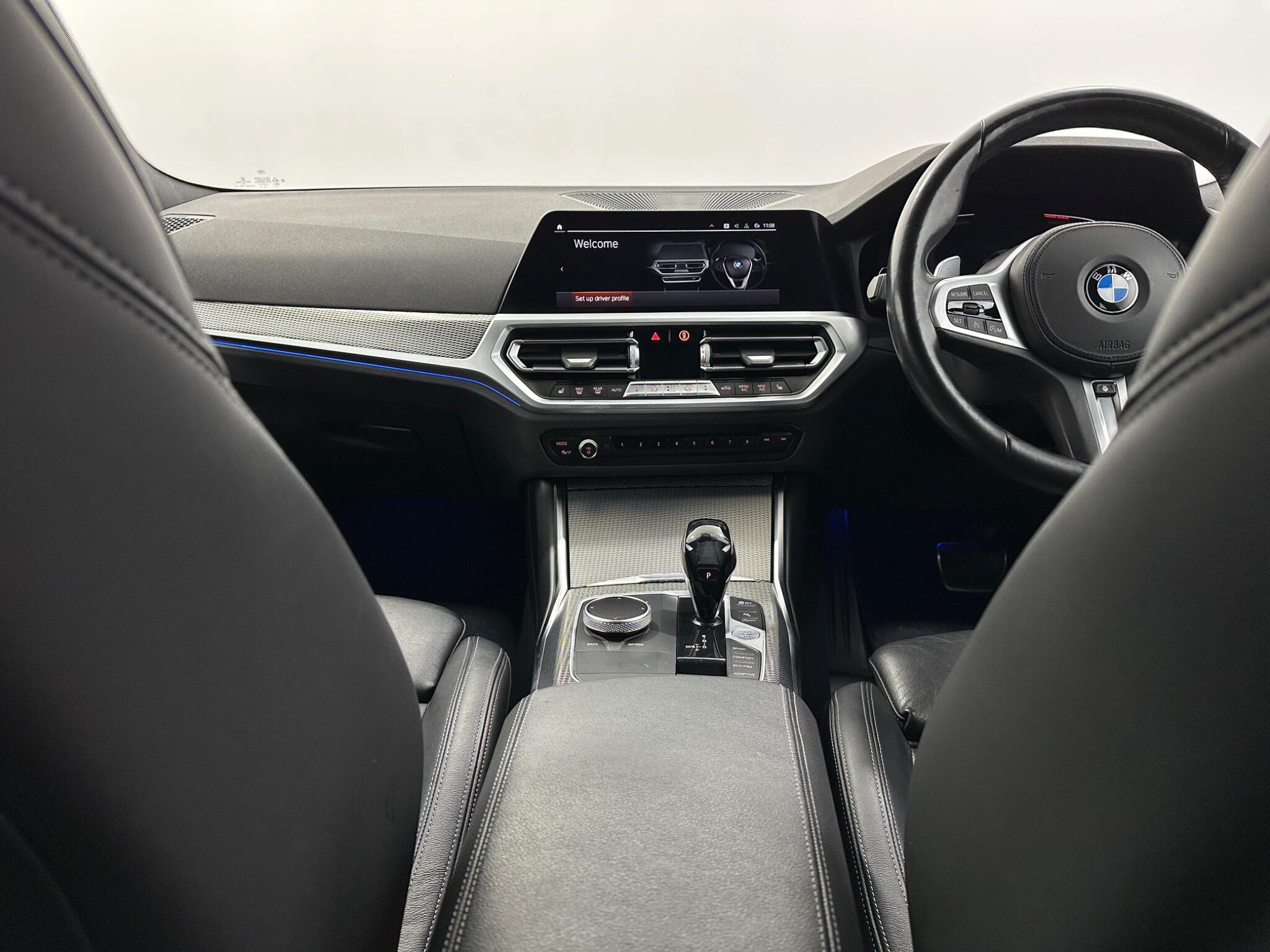 BMW 3 Series view 19