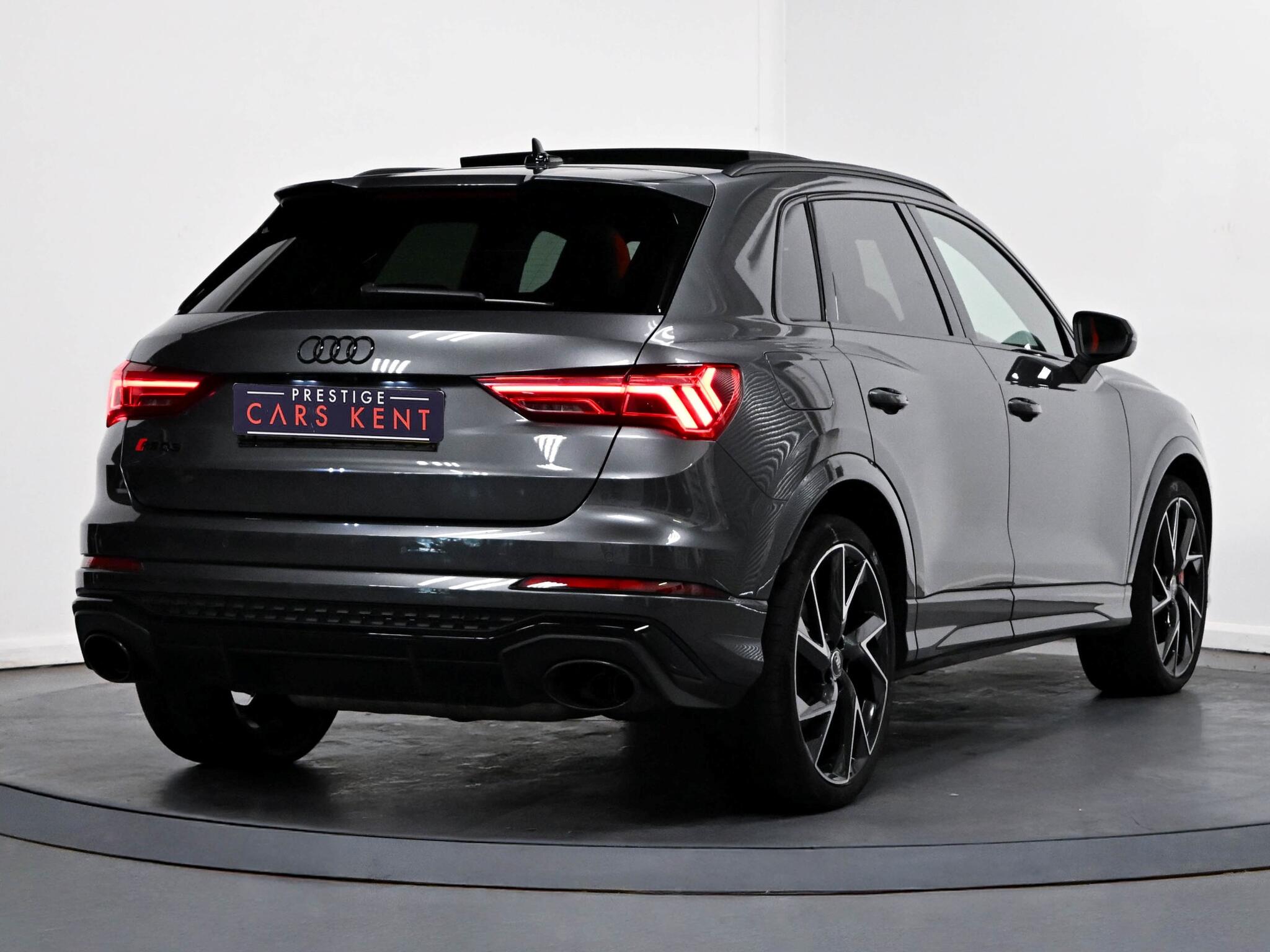 Audi RS Q3 view 22