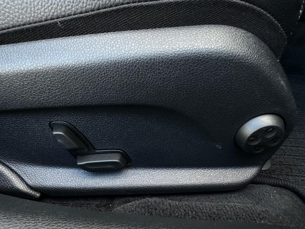 Mercedes-Benz C Class view 19