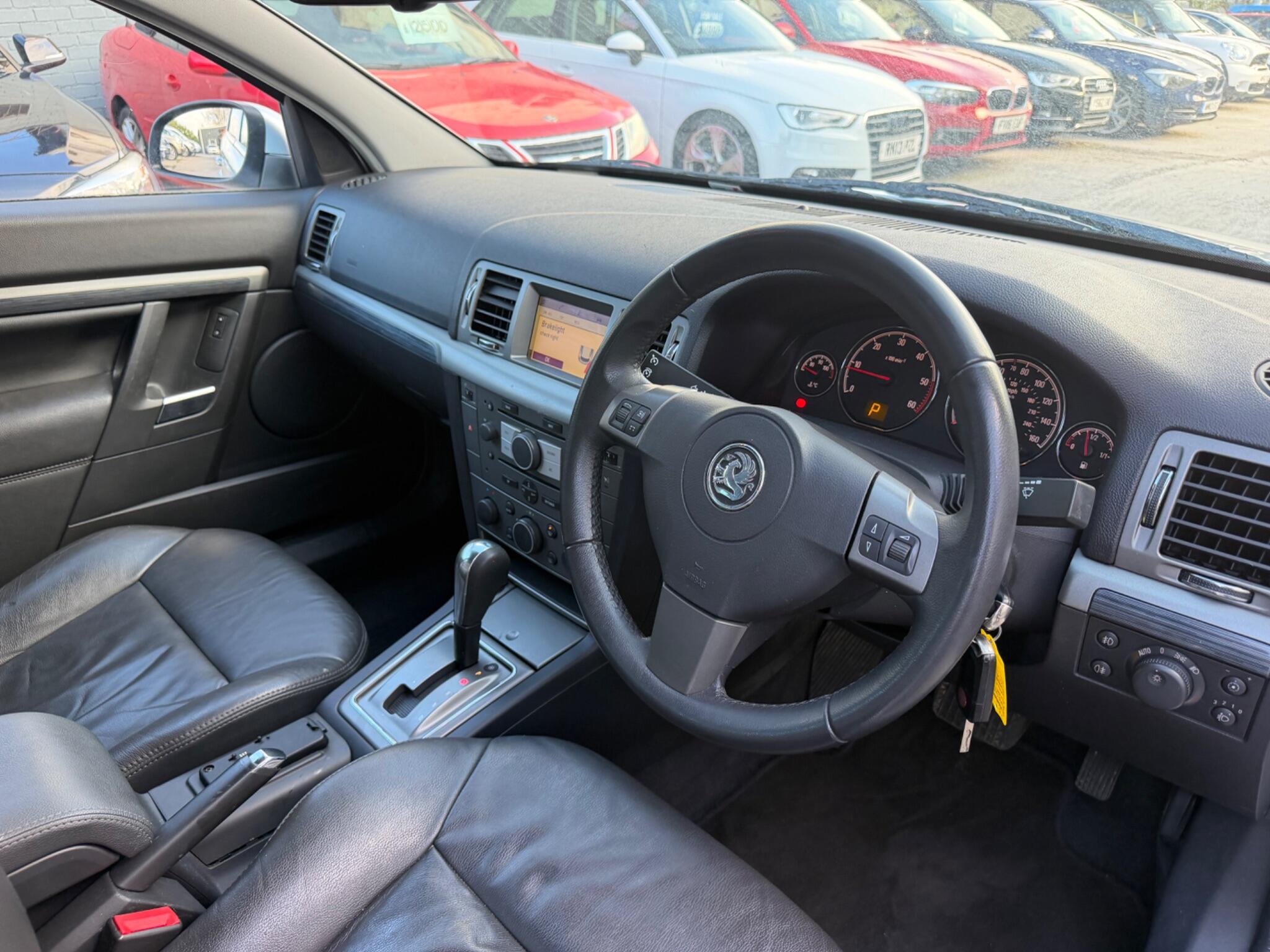 Vauxhall Signum view 11