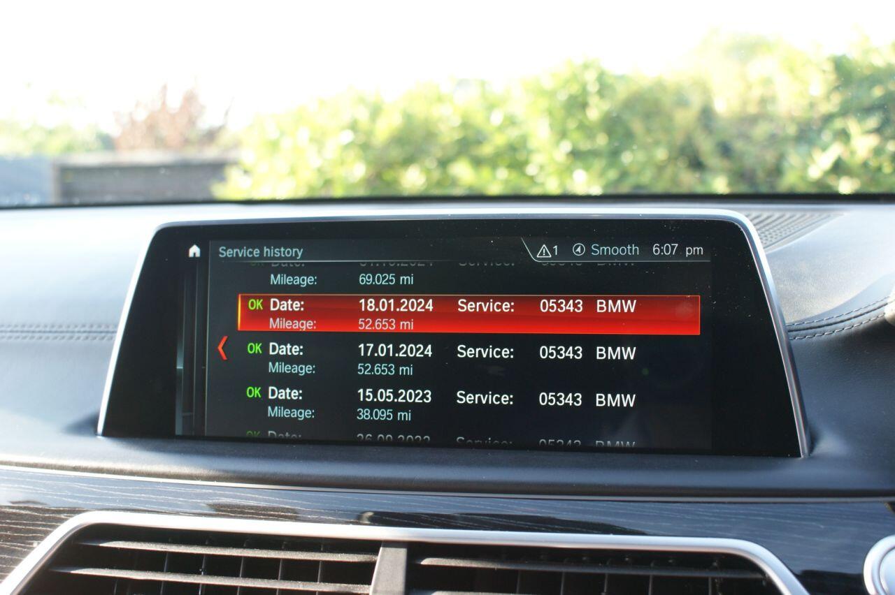 BMW 7 Series view 72