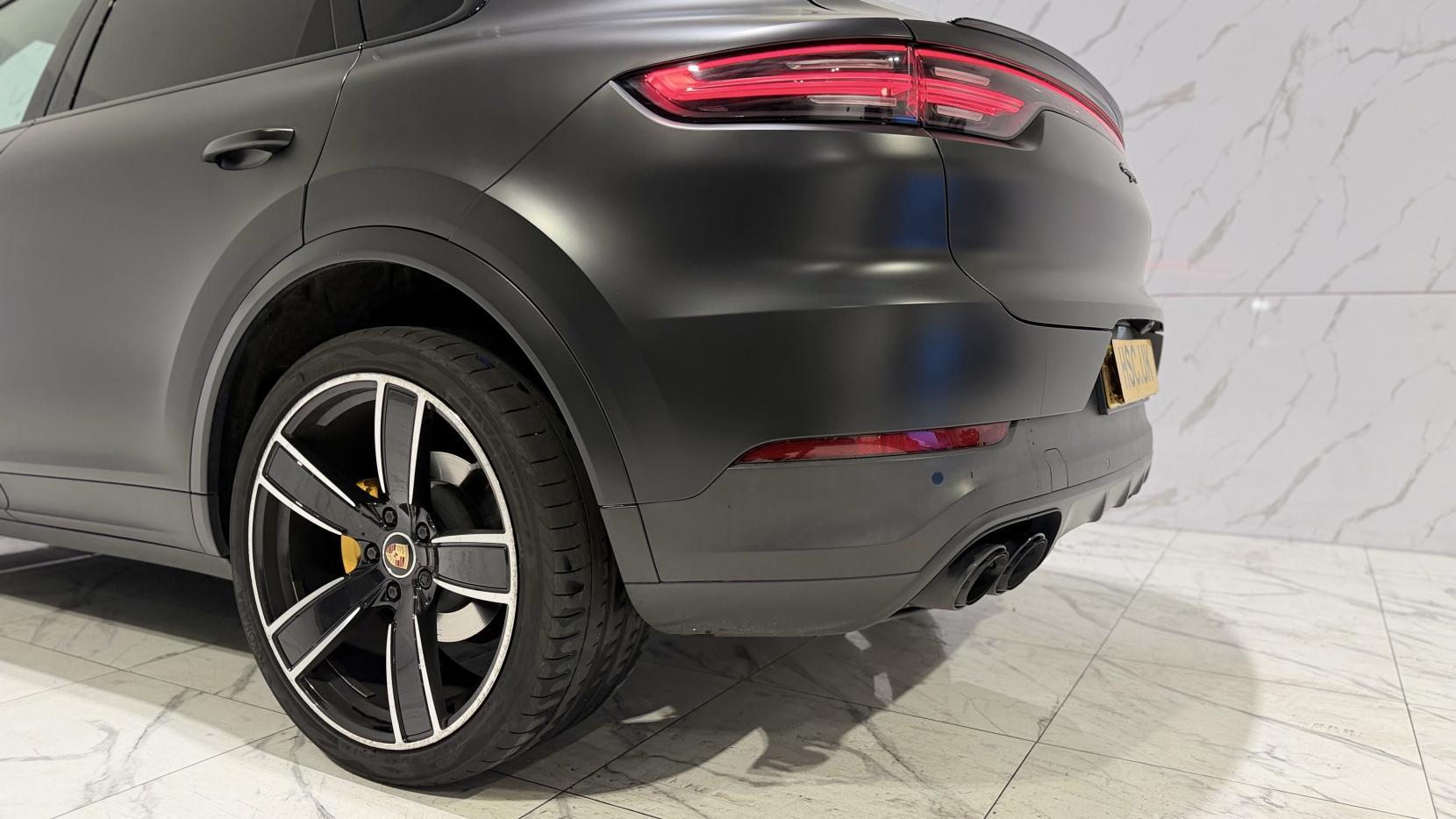 Porsche Cayenne view 45