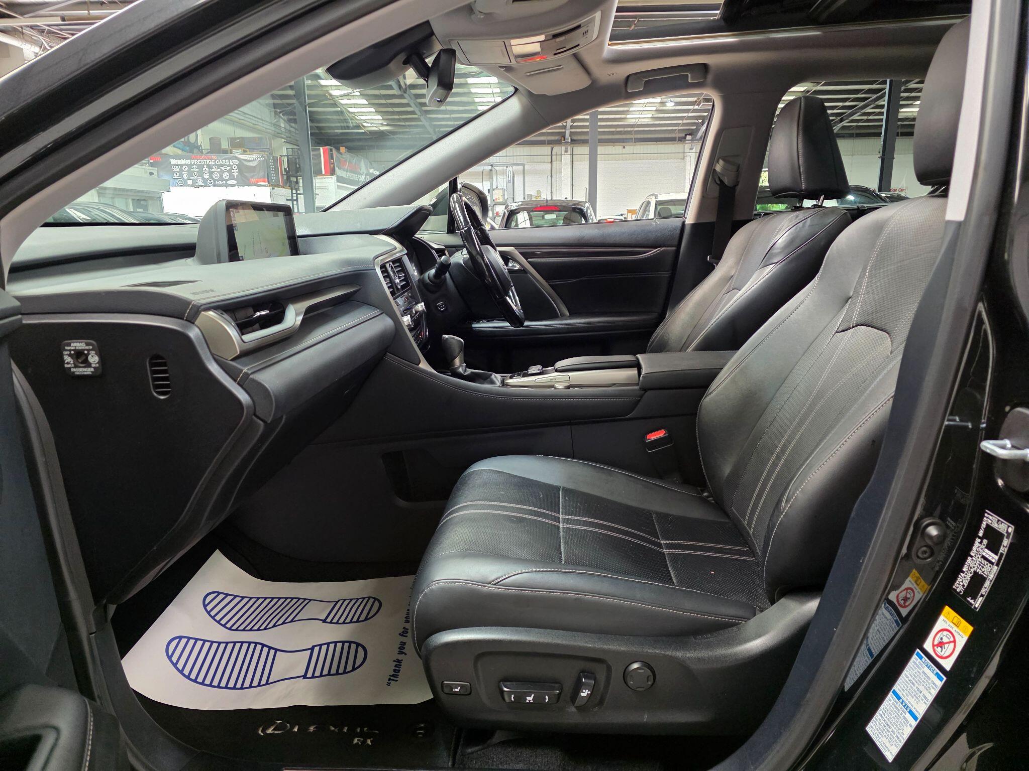 Lexus RX view 29