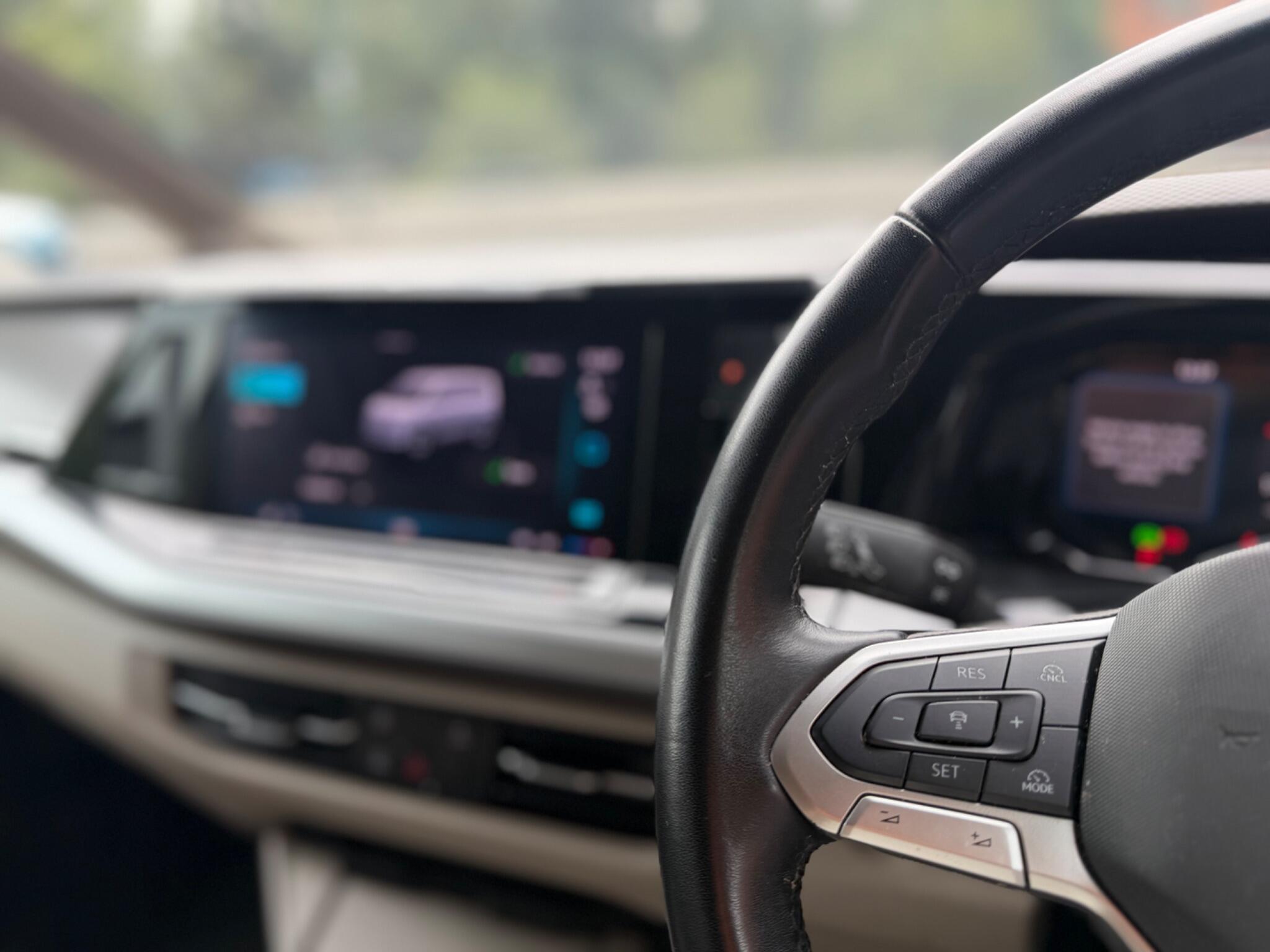 Volkswagen Multivan view 48