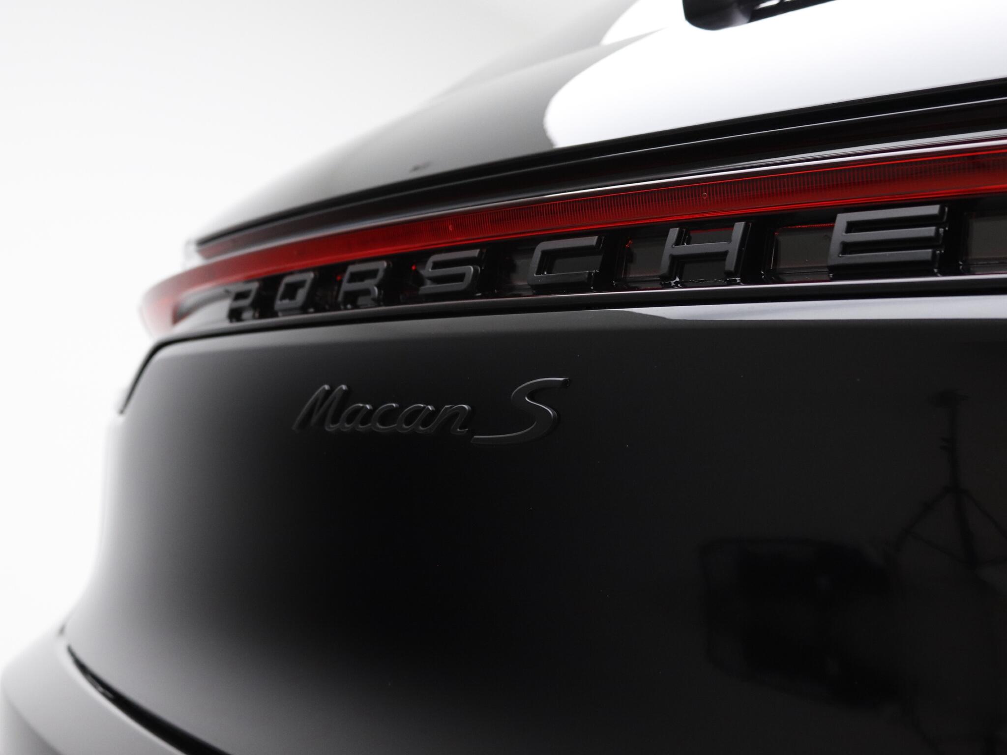 Porsche Macan view 20
