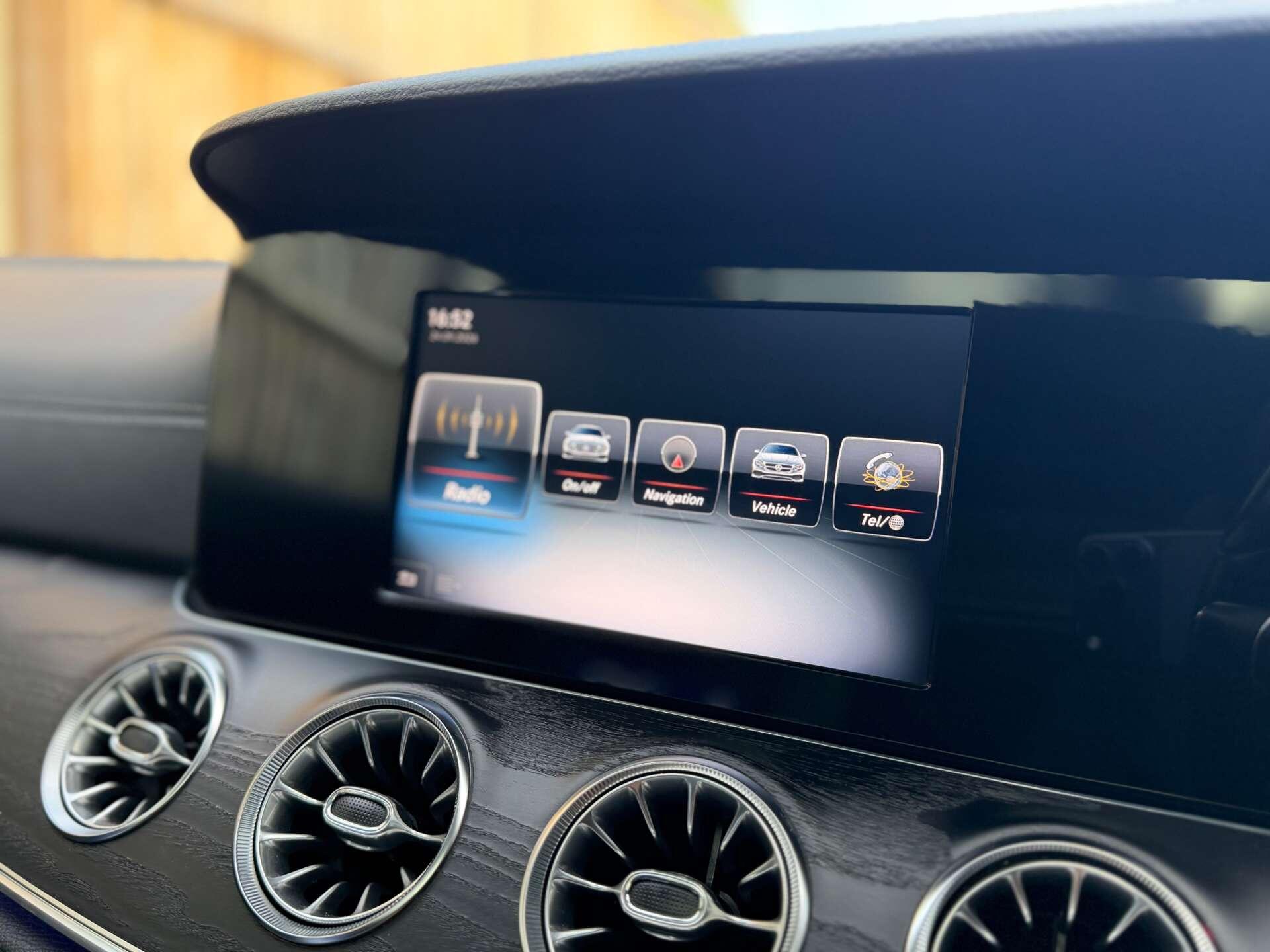 Mercedes-Benz E-Class view 19