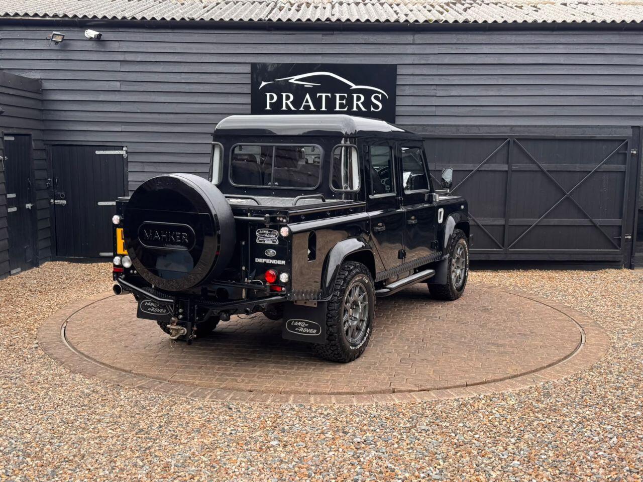 Land Rover Defender view 29