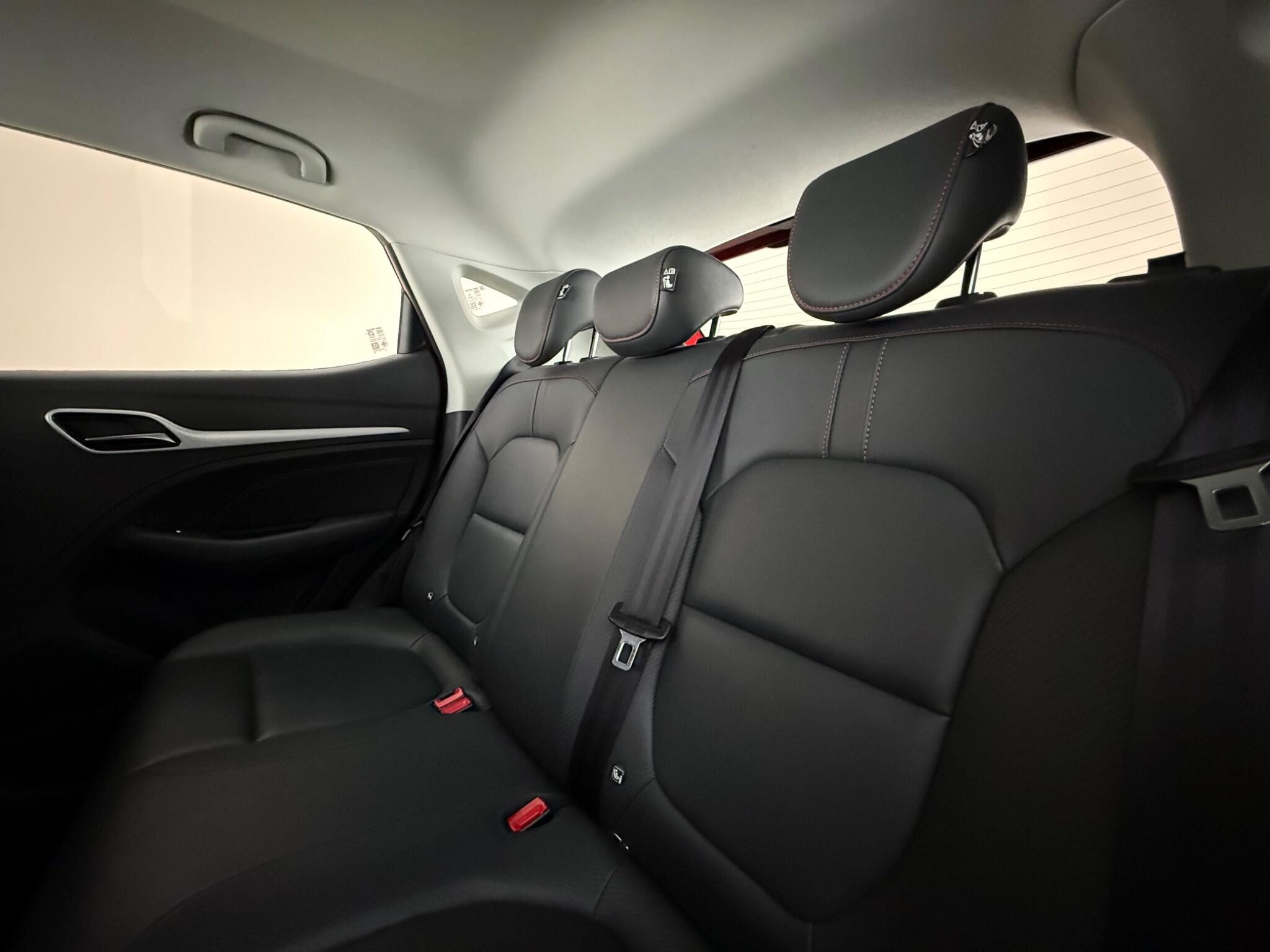 MG ZS view 16