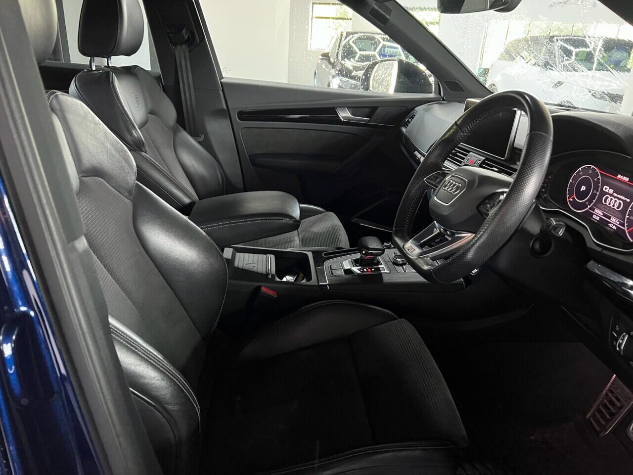 Audi Q5 view 2