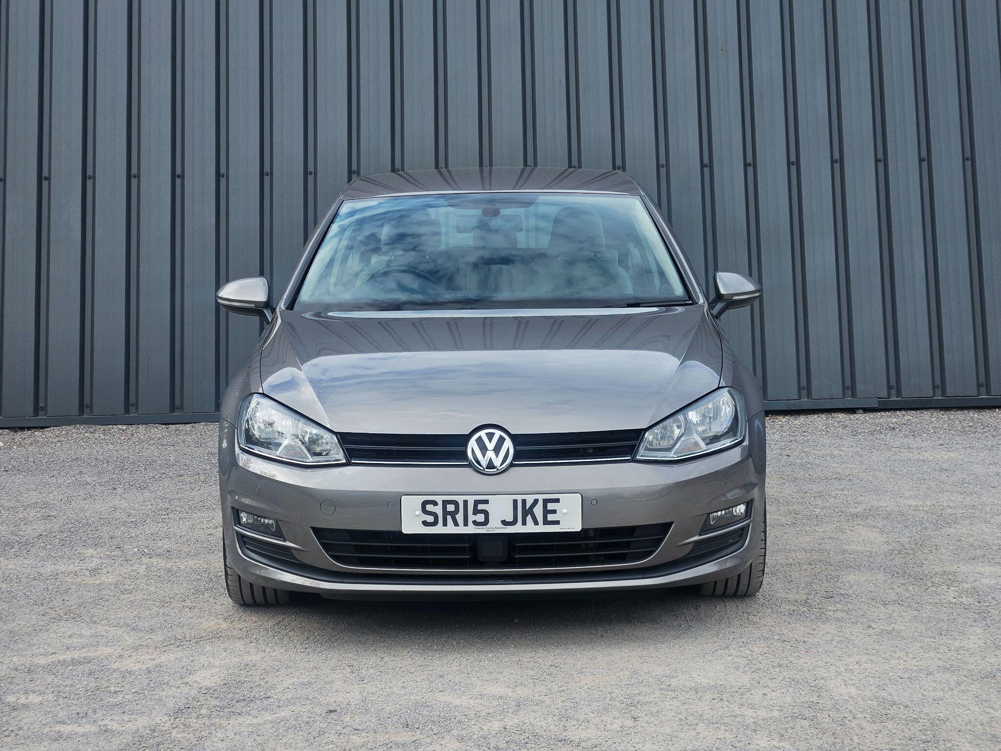 2015 Volkswagen Golf image 2