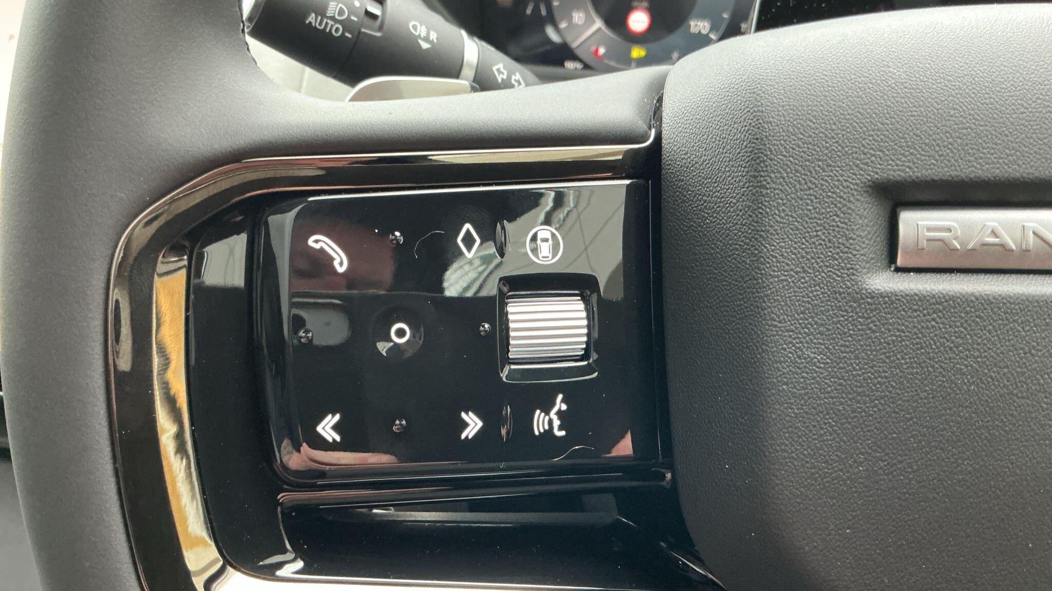 Land Rover Range Rover Velar view 13