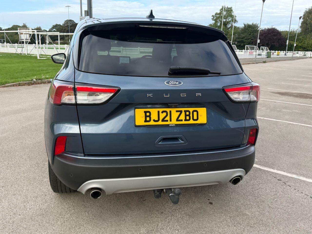 Ford Kuga view 34