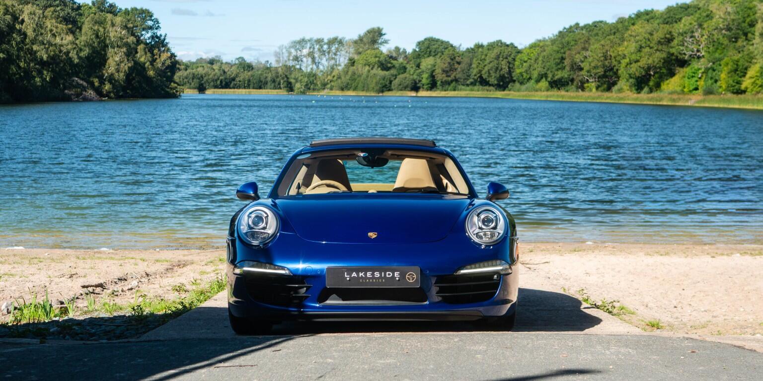 Porsche 911 view 2