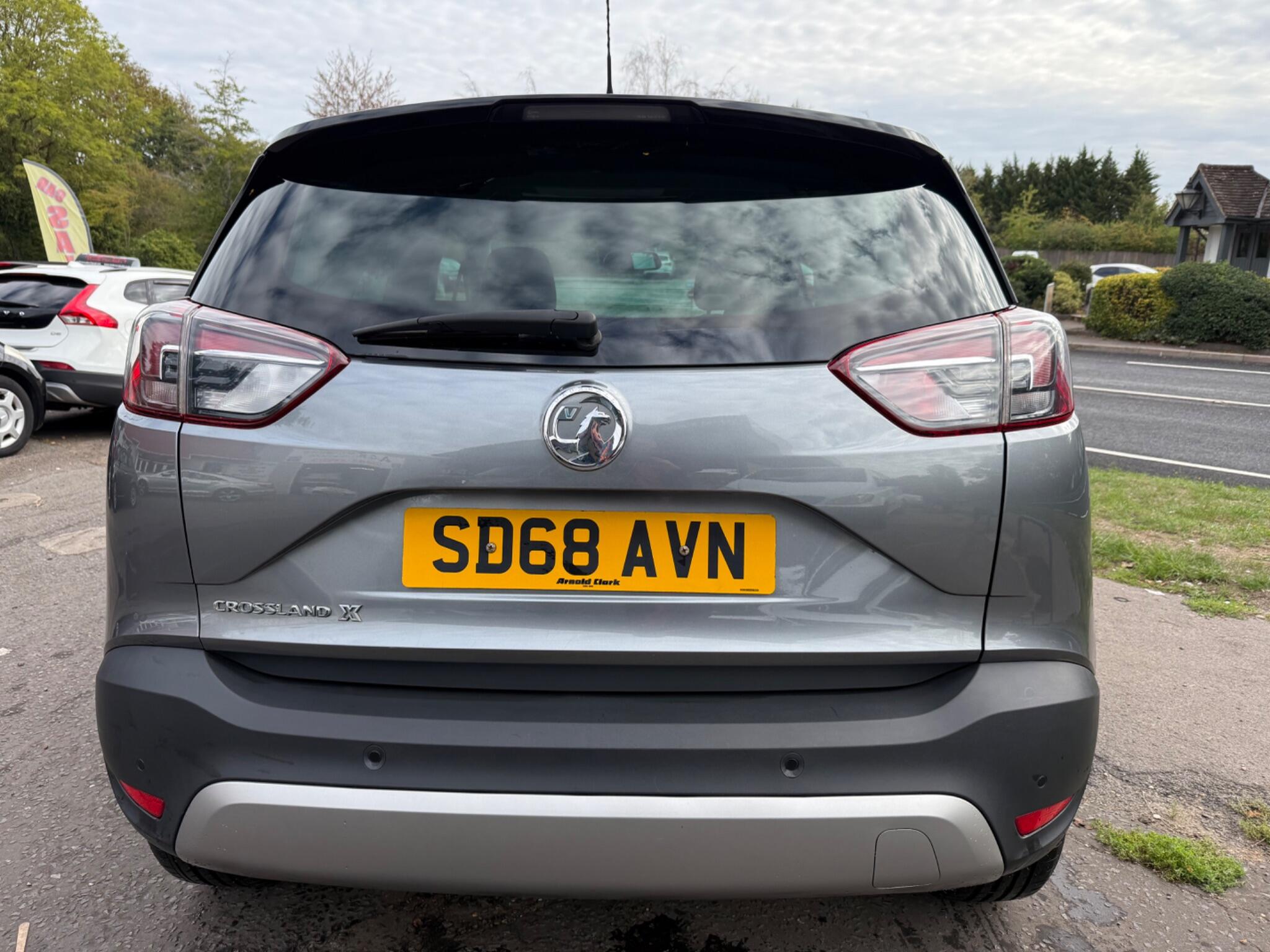 Vauxhall Crossland X view 8