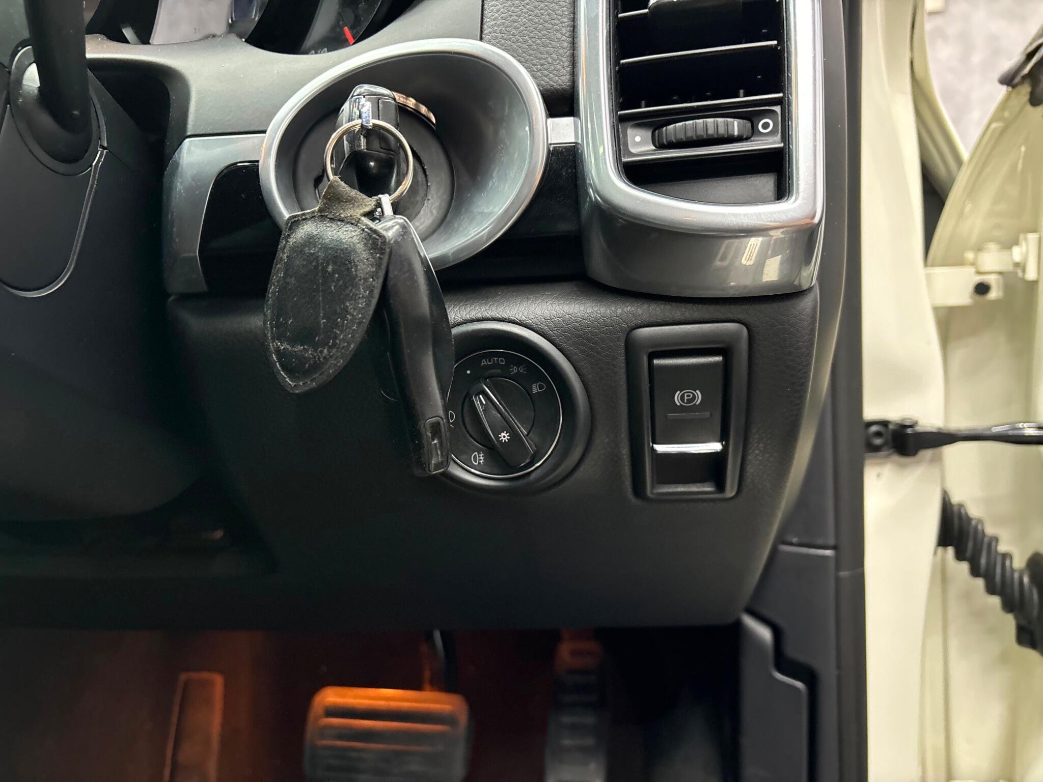 Porsche Cayenne view 22