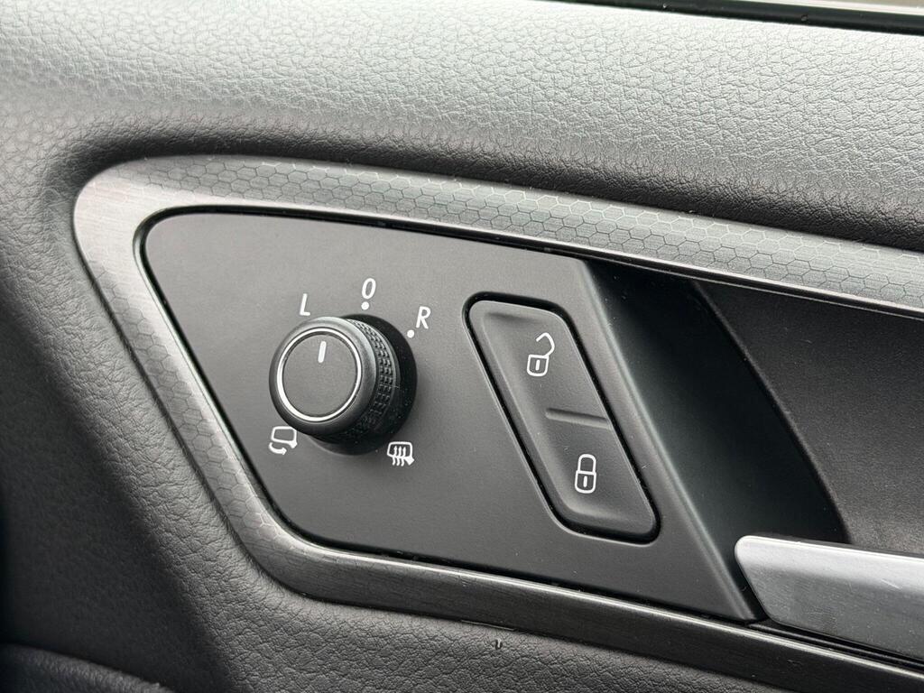 Volkswagen Golf view 43