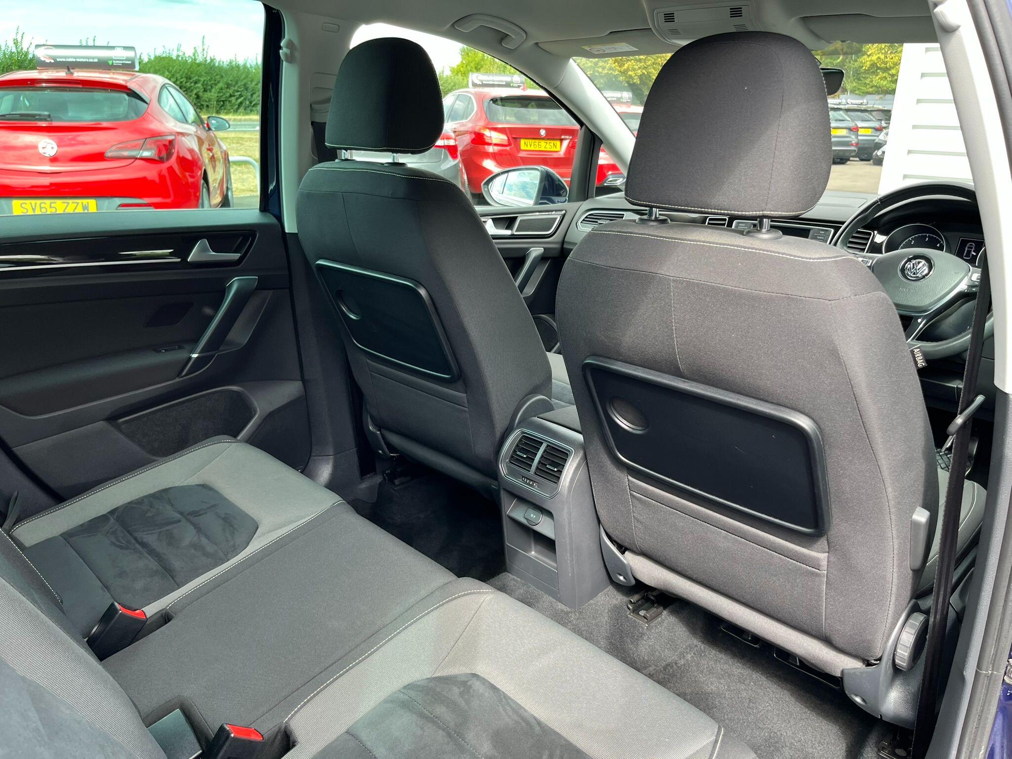 Volkswagen Golf SV view 38