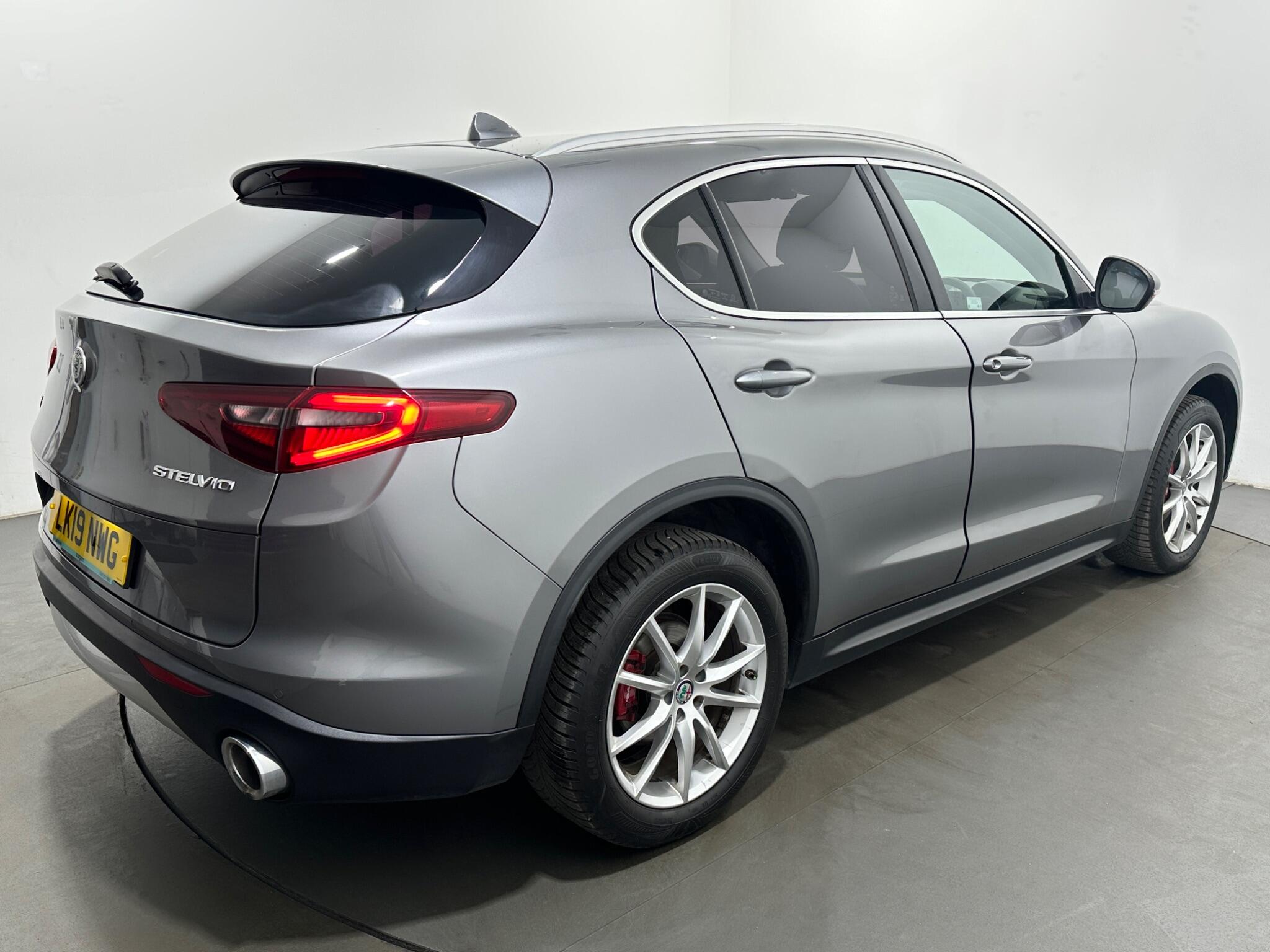 Alfa Romeo Stelvio view 51