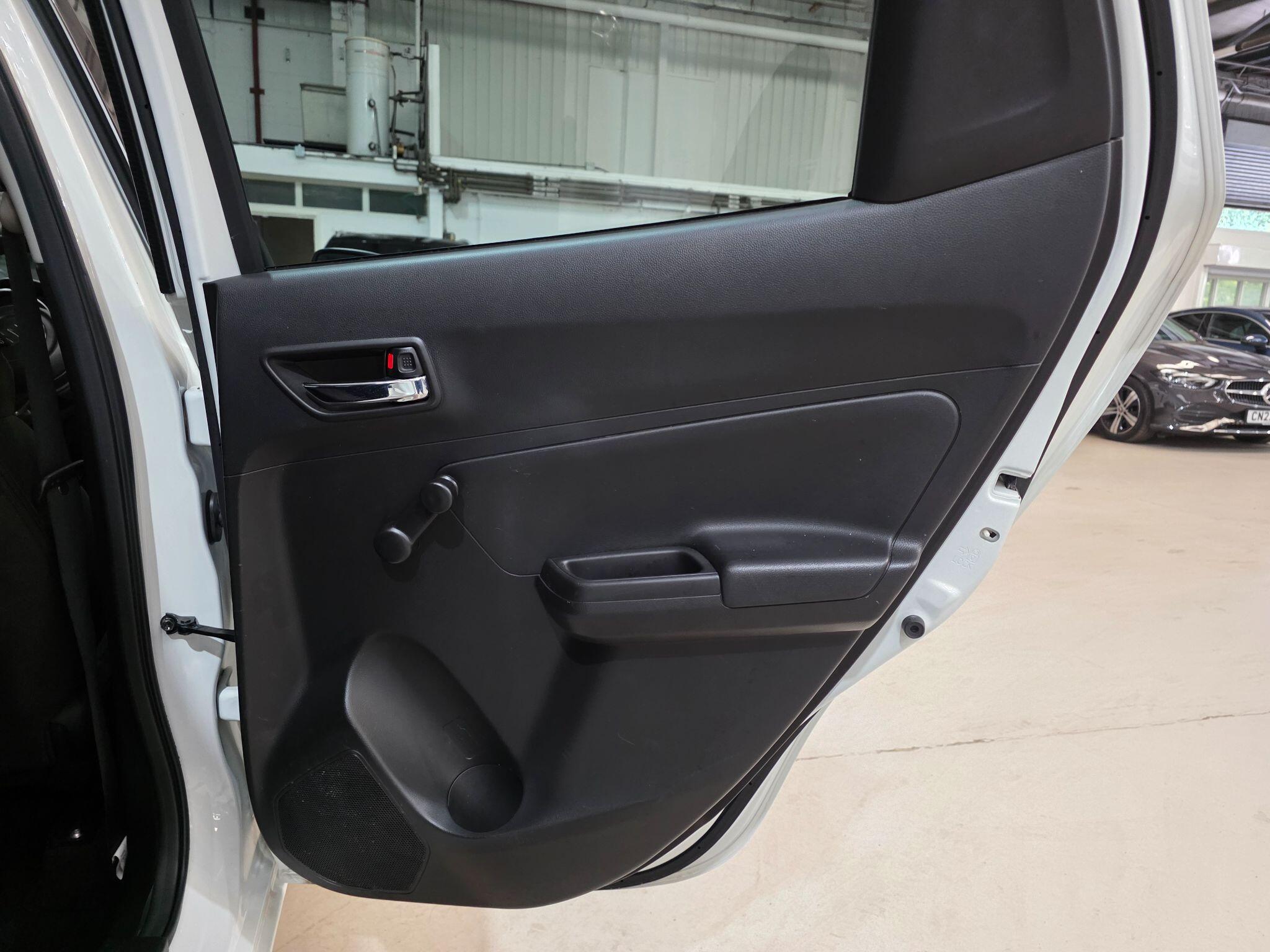 Suzuki Swift view 18