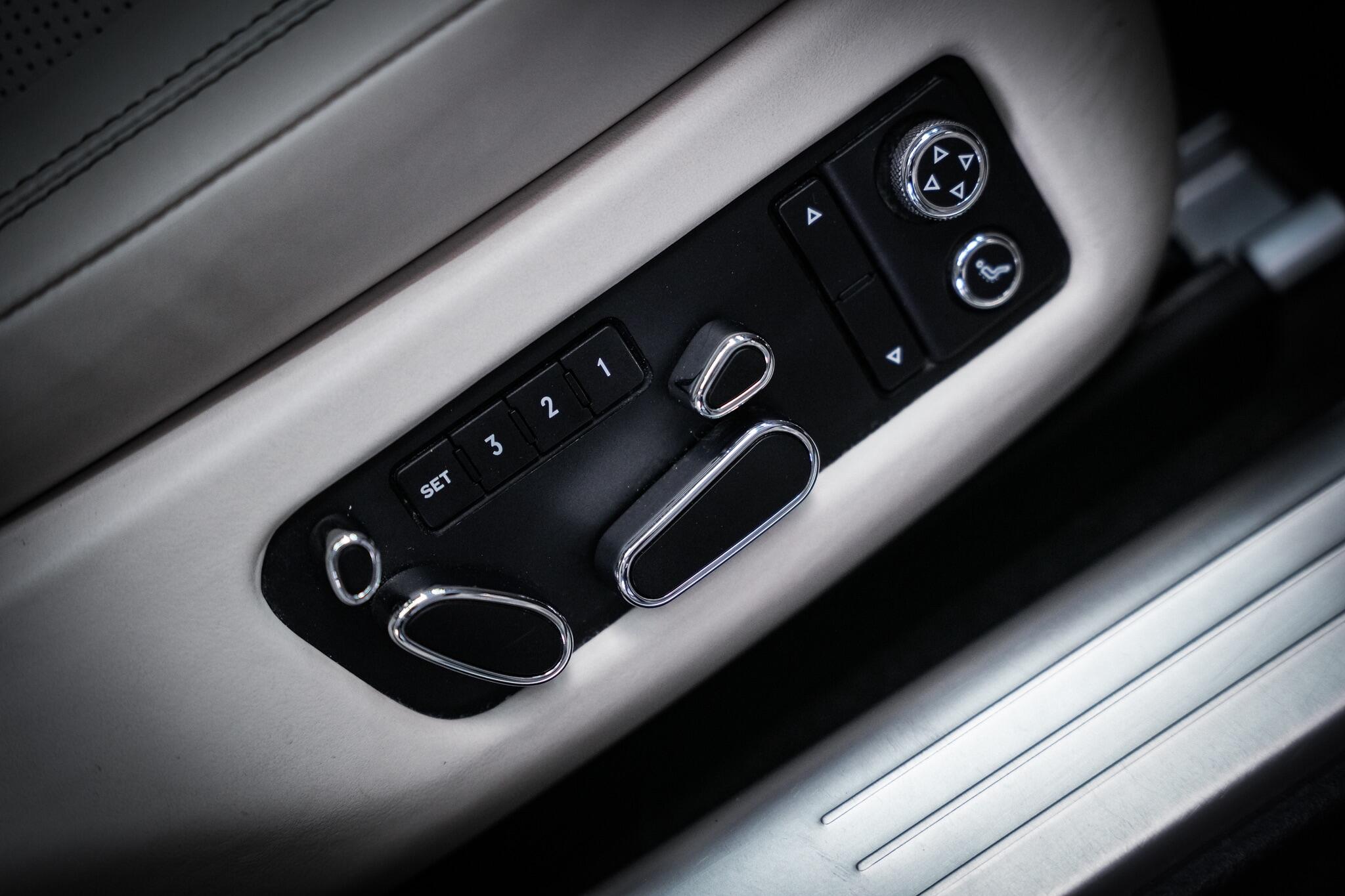 Bentley Flying Spur view 59