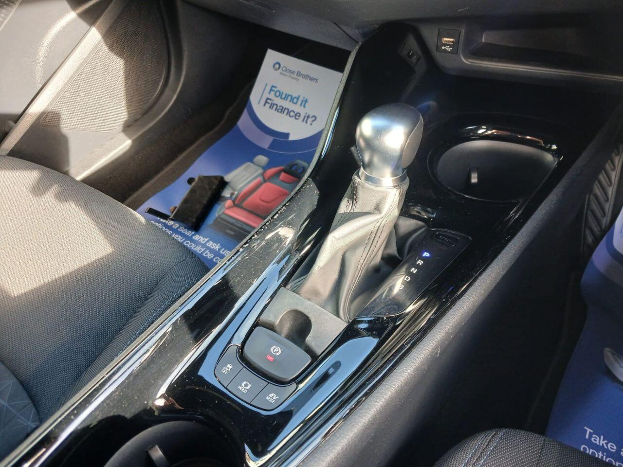 Toyota C-HR view 50