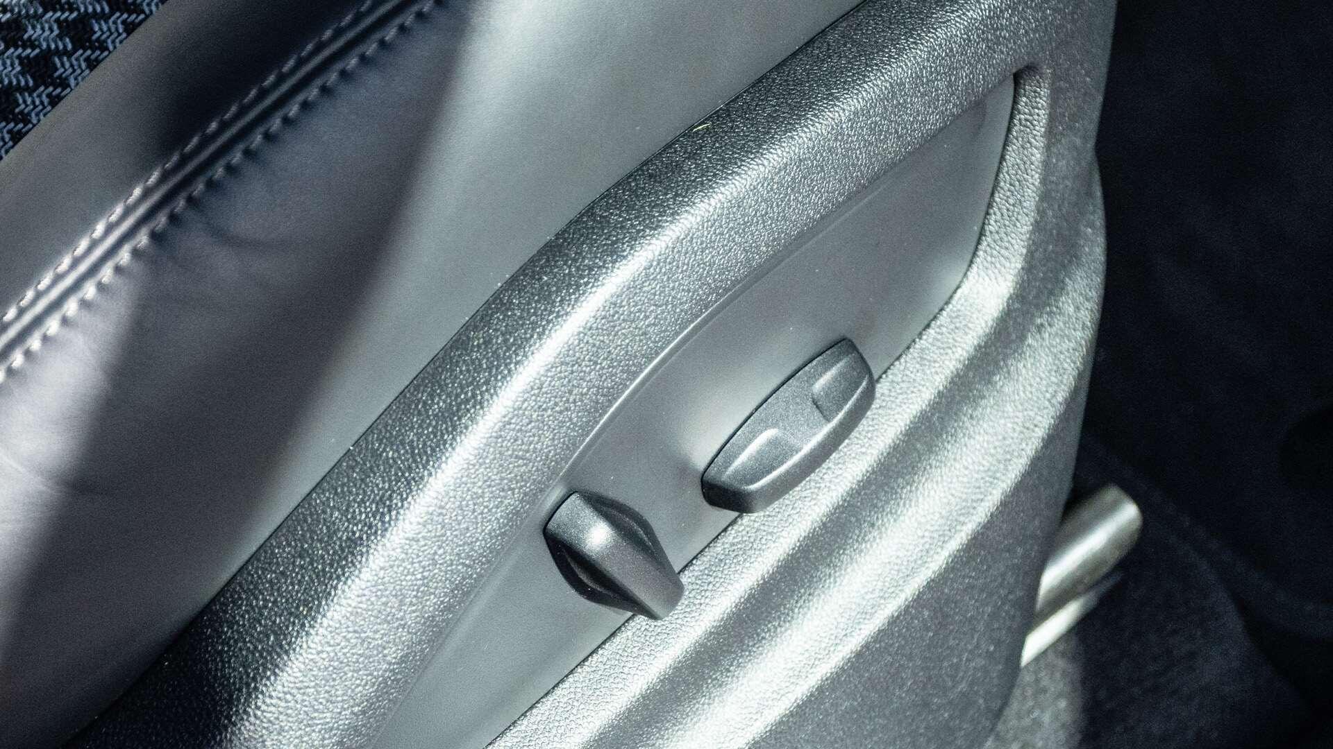 Porsche Cayenne view 29