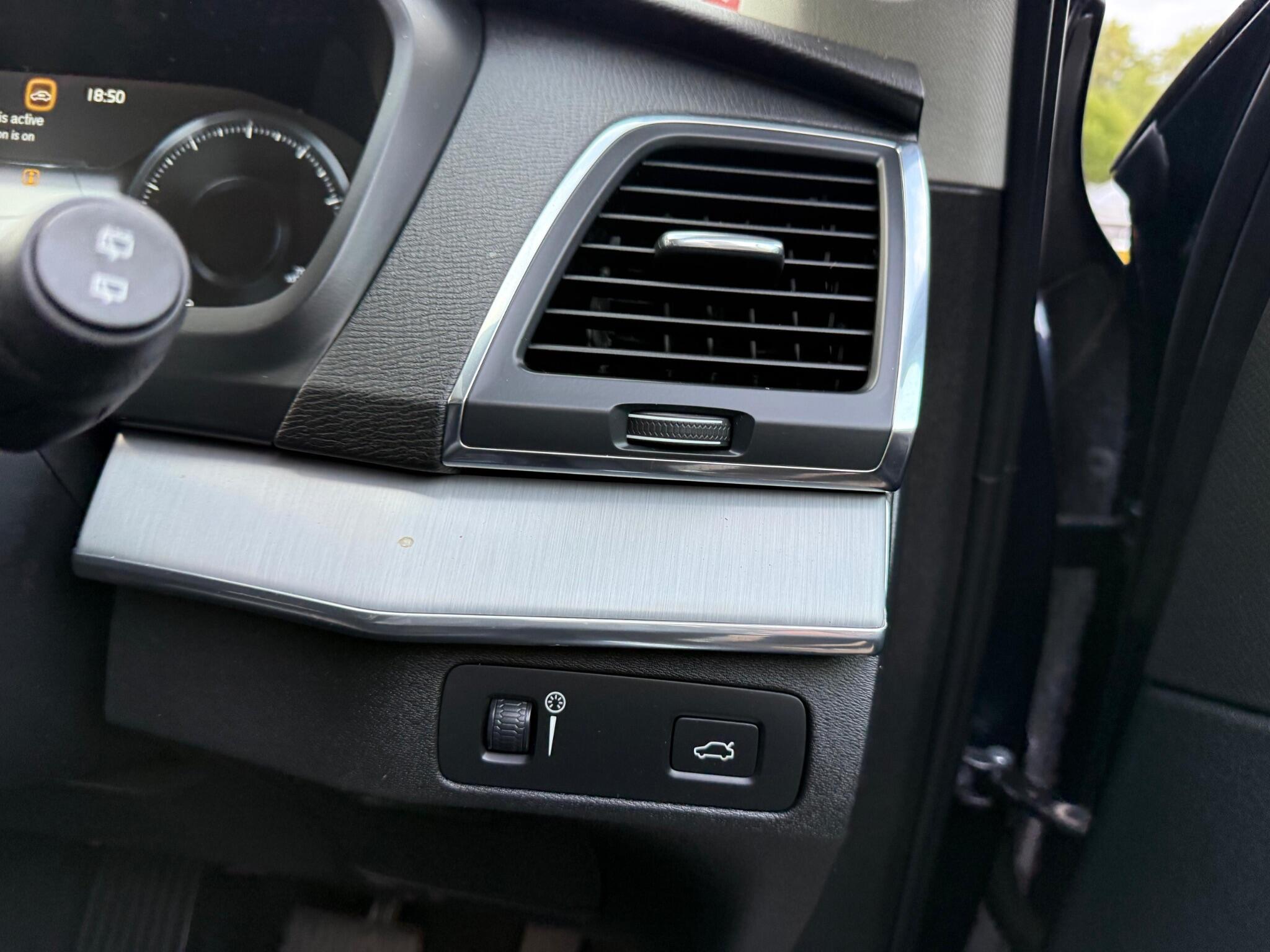 Volvo XC90 view 21