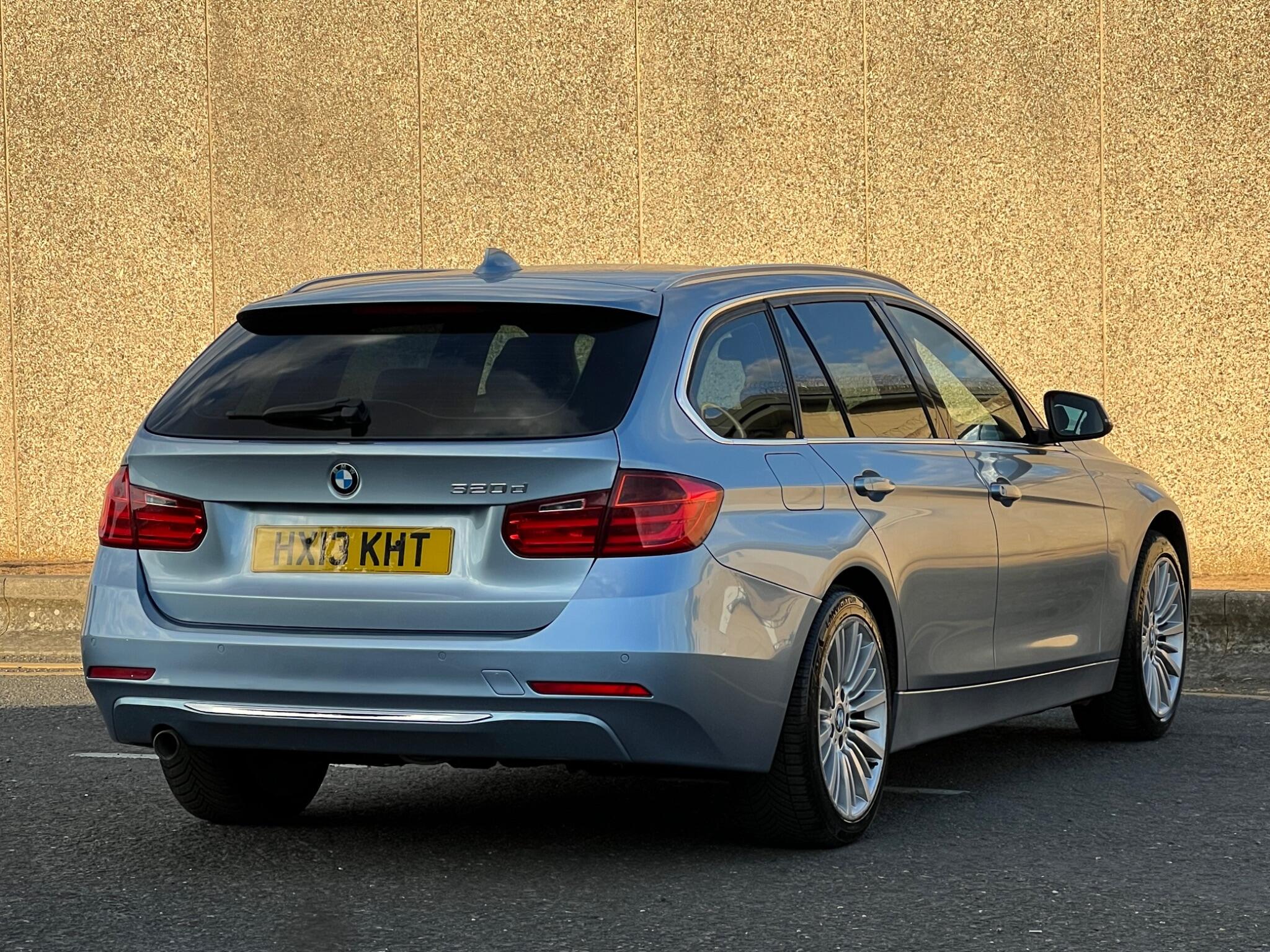 BMW 3 Series view 8