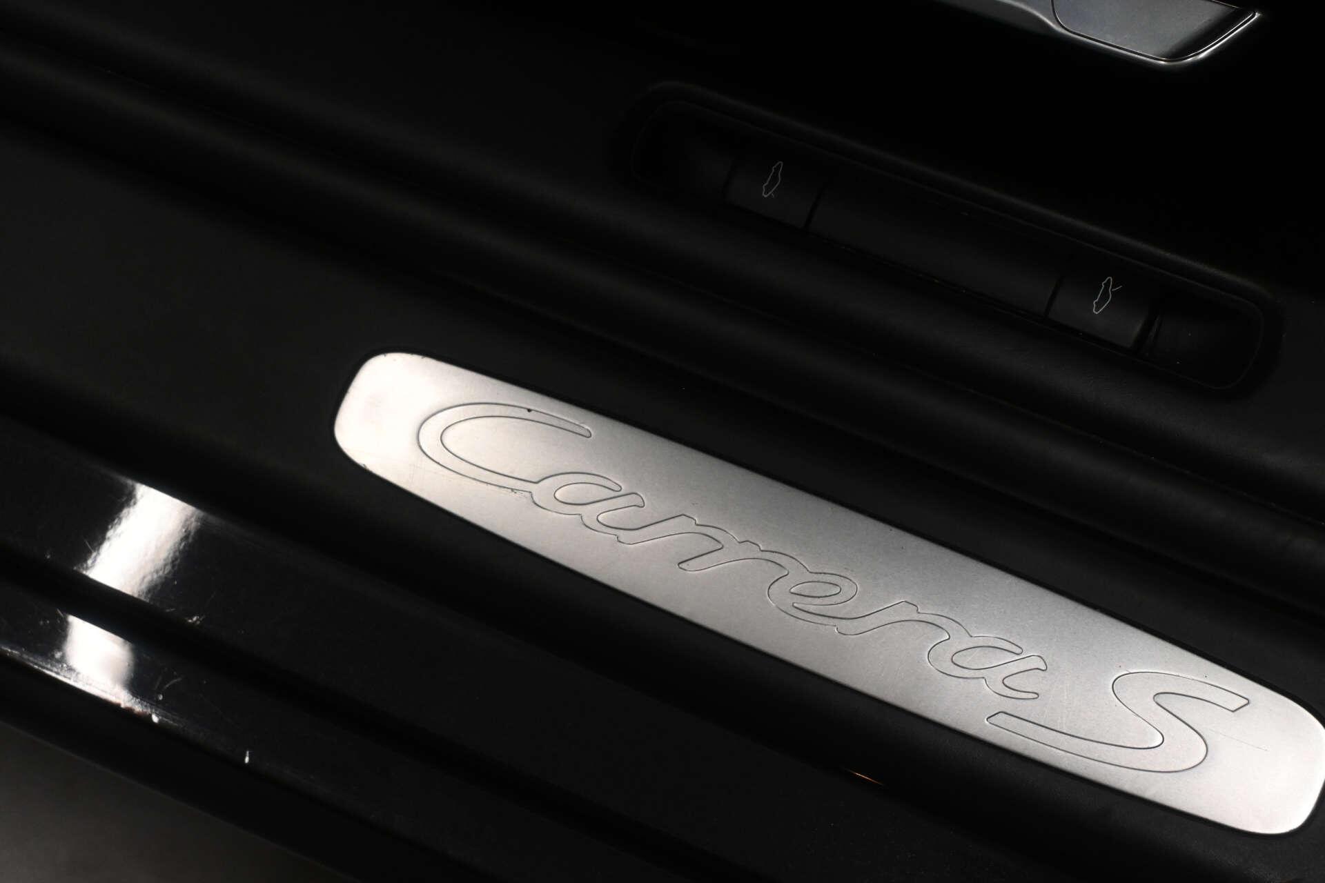Porsche 911 view 45