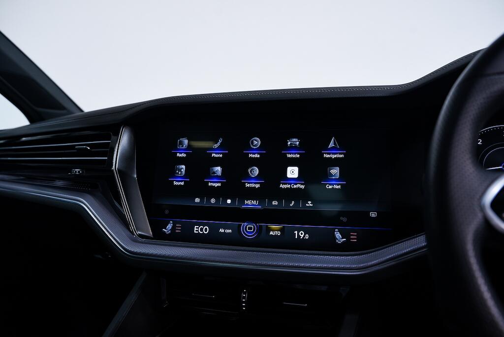 Volkswagen Touareg view 20