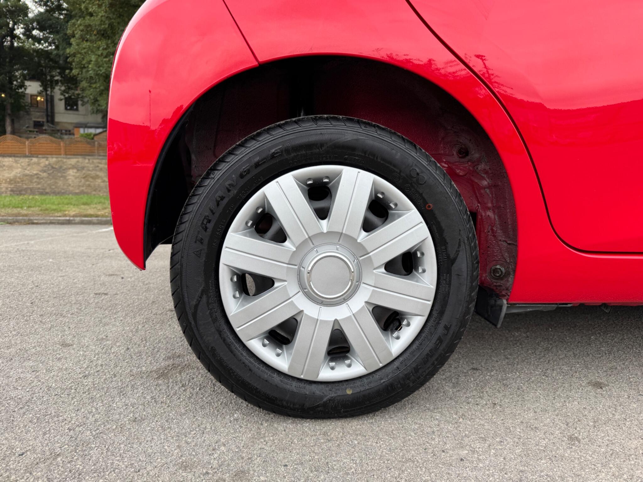 Toyota Aygo view 11
