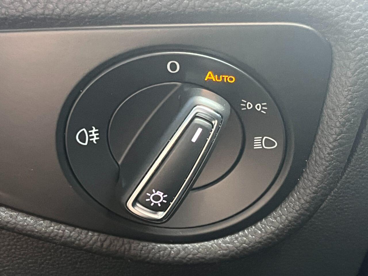 Volkswagen Touran view 18