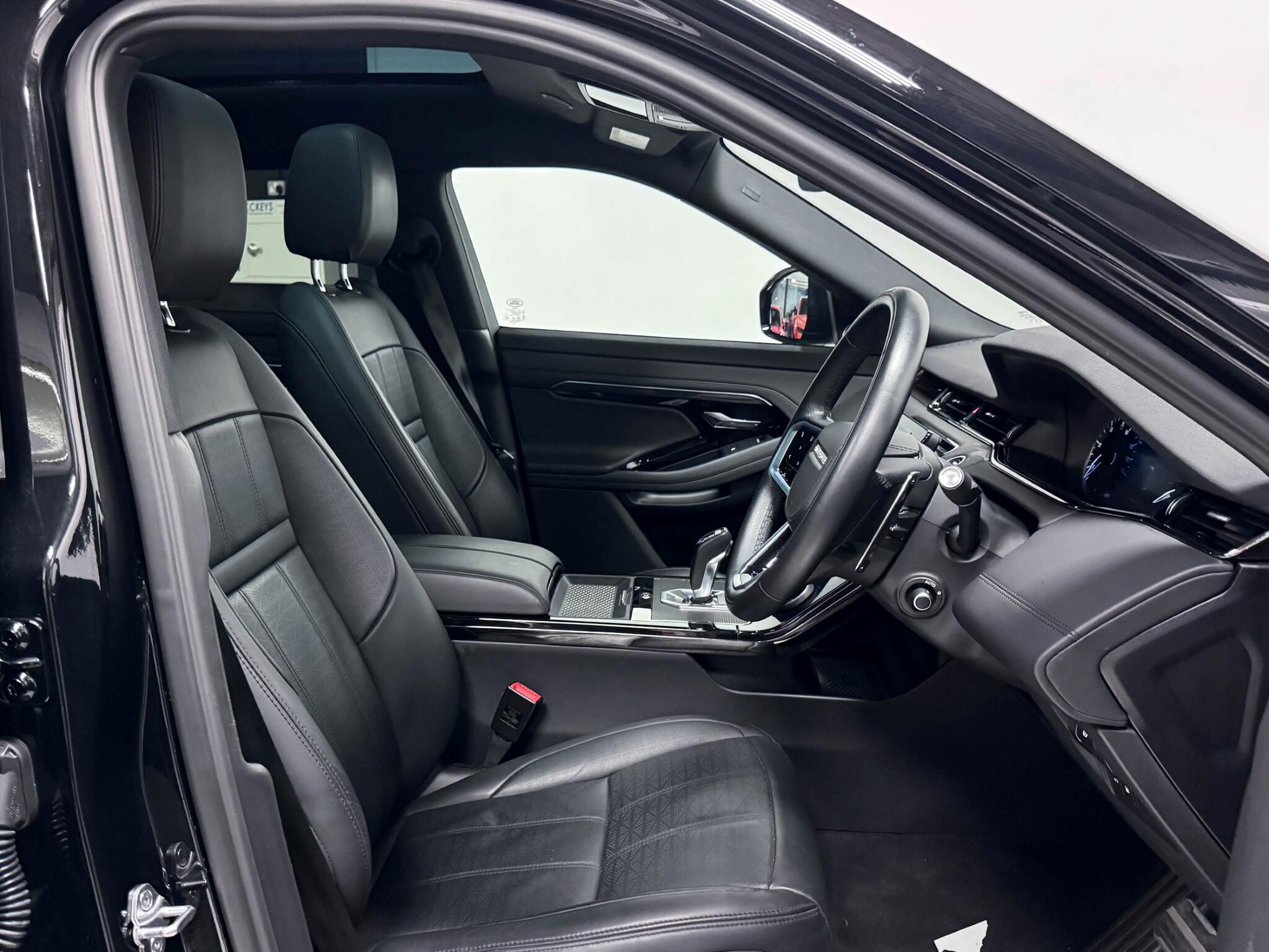 Land Rover Range Rover Evoque view 31