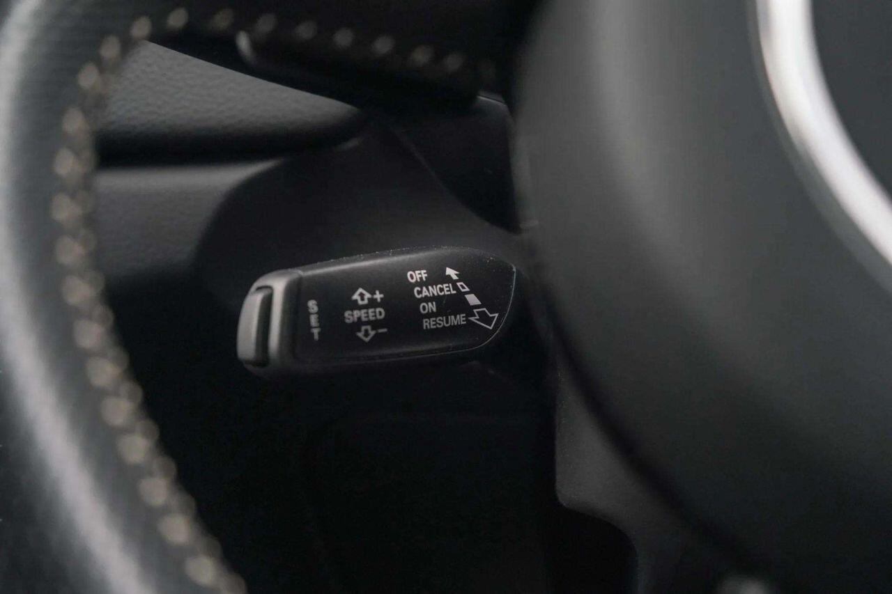 Audi Q3 view 39