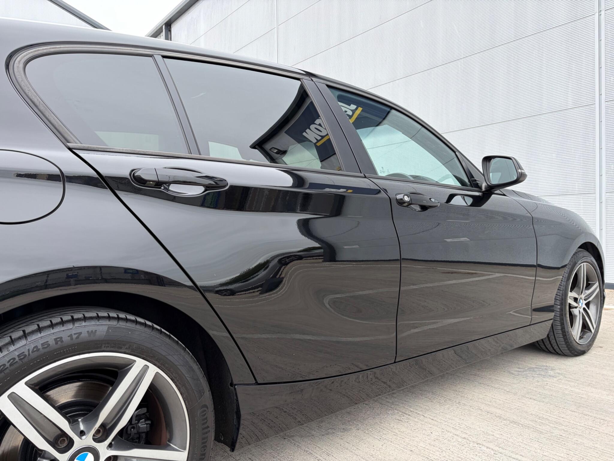 BMW 1 Series view 16