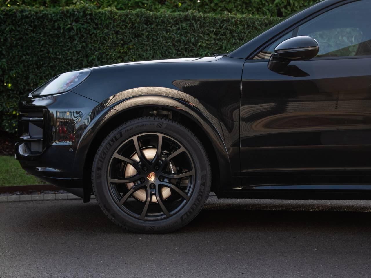 Porsche Cayenne view 12