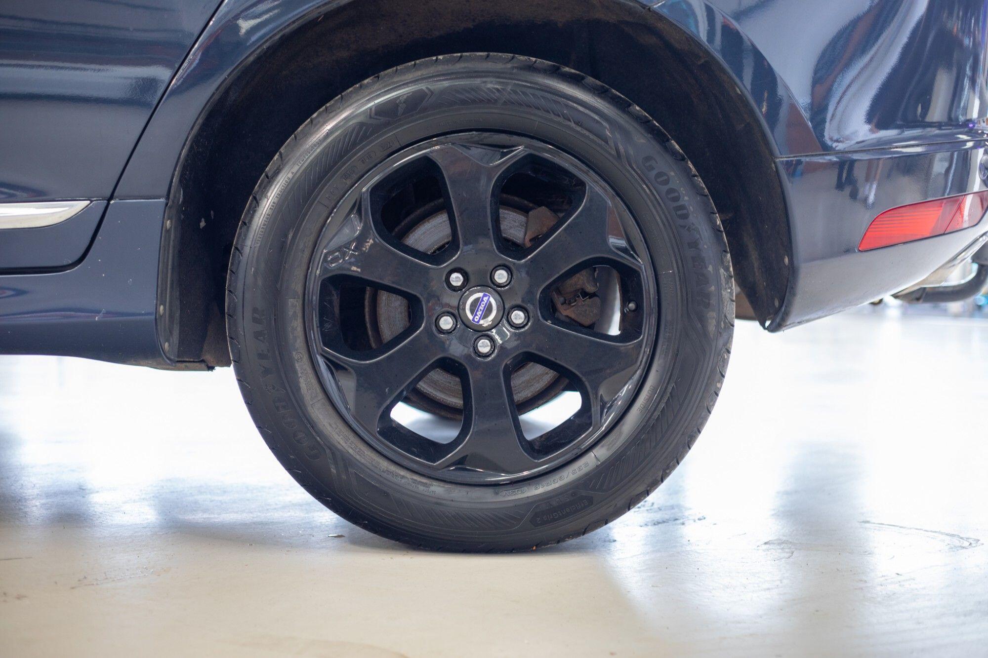 Volvo XC60 view 6
