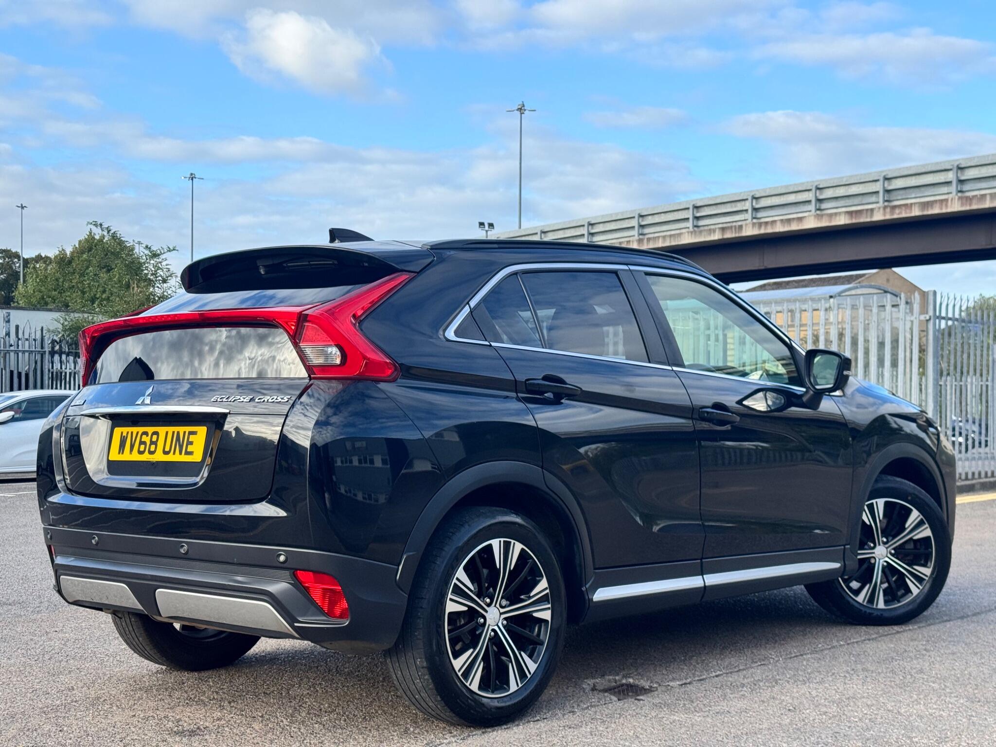 Mitsubishi Eclipse Cross view 18