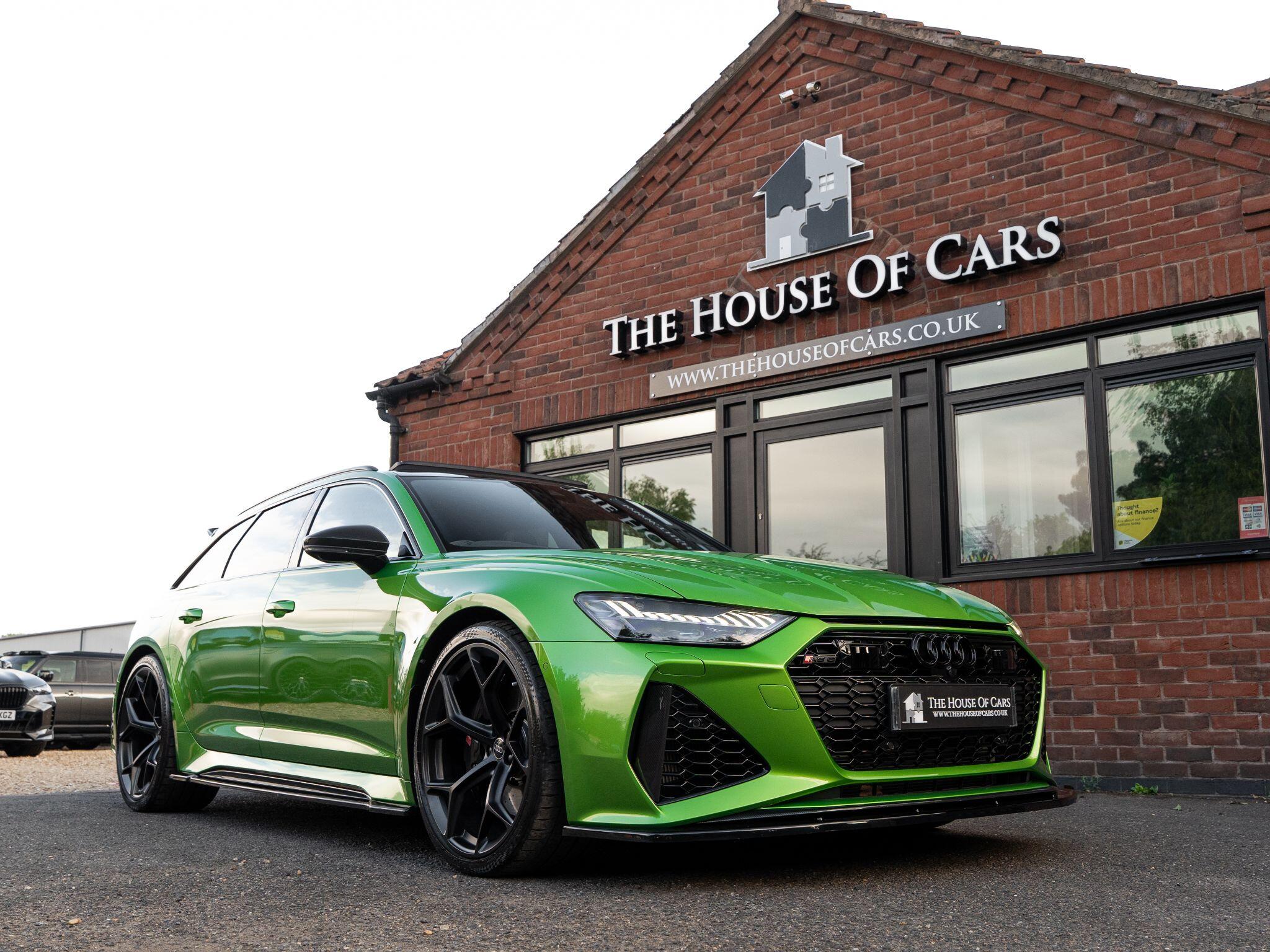 Audi RS6 Avant view 6