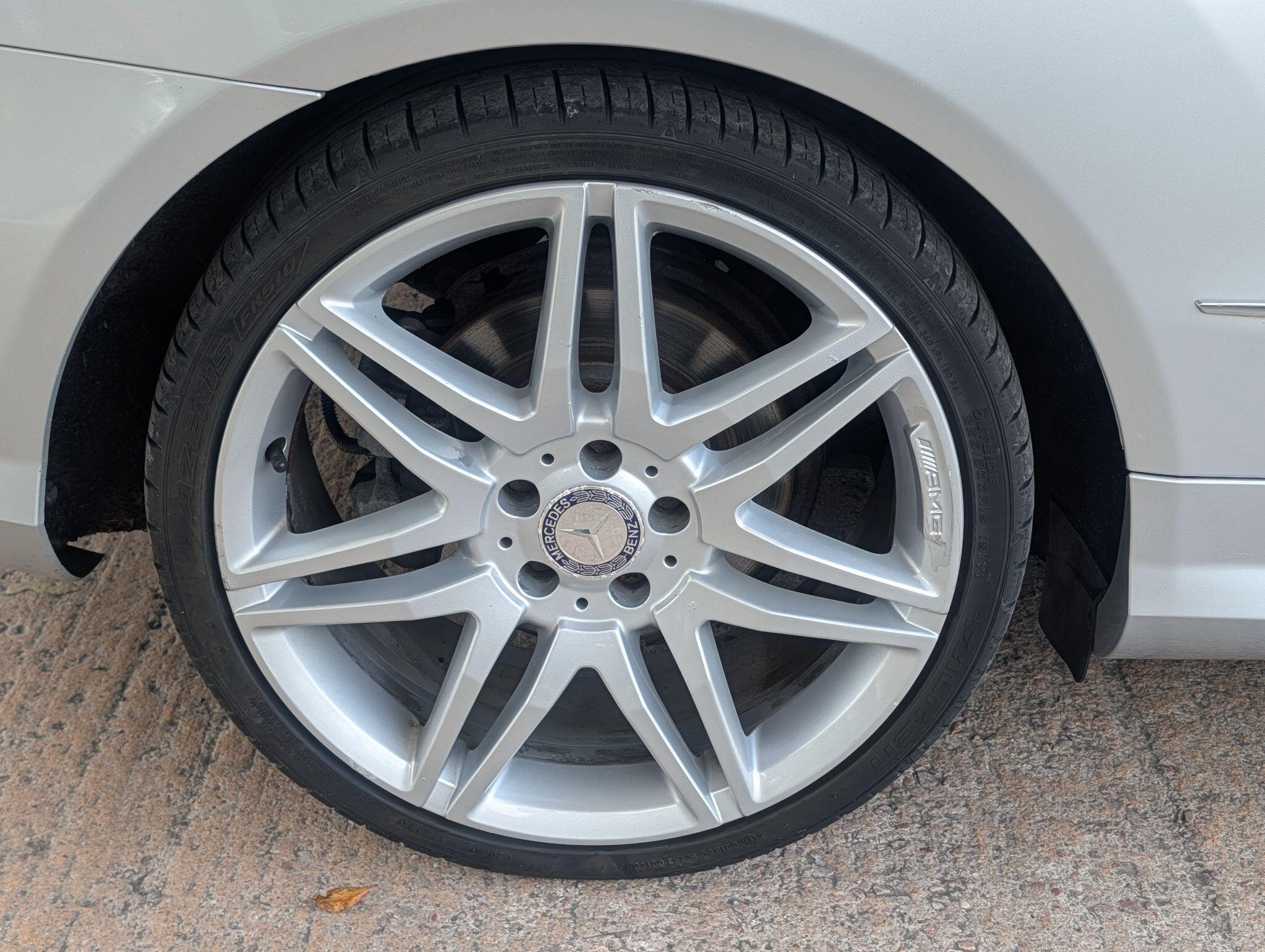 Mercedes-Benz E-Class view 27