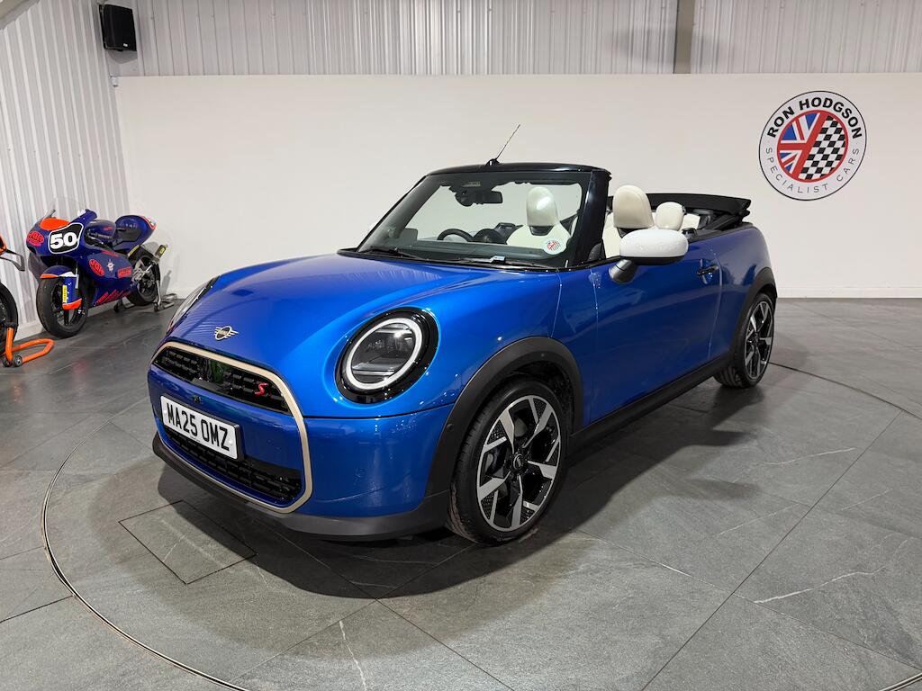 Mini Cooper Cooper view 2