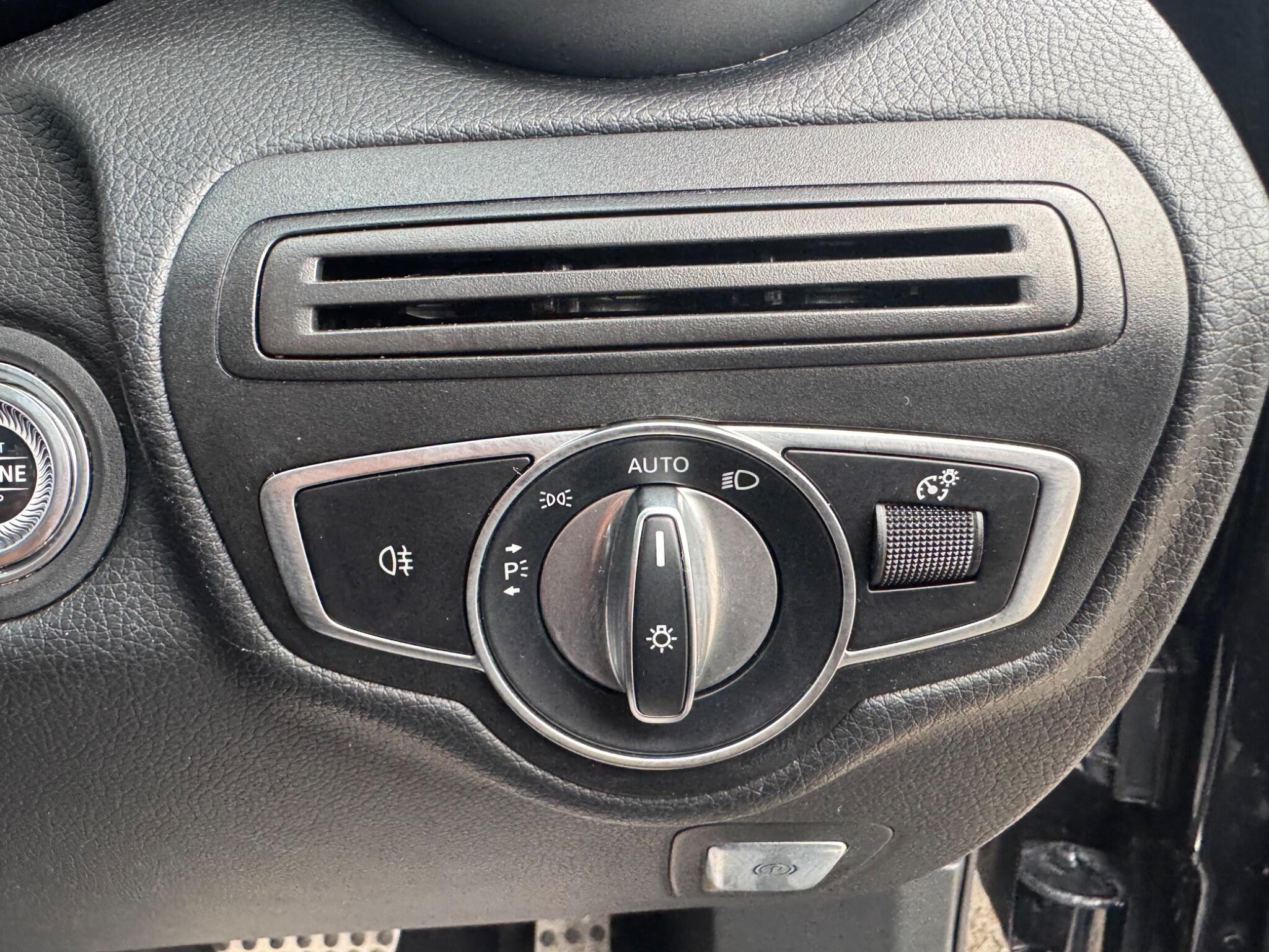 Mercedes-Benz GLC view 28