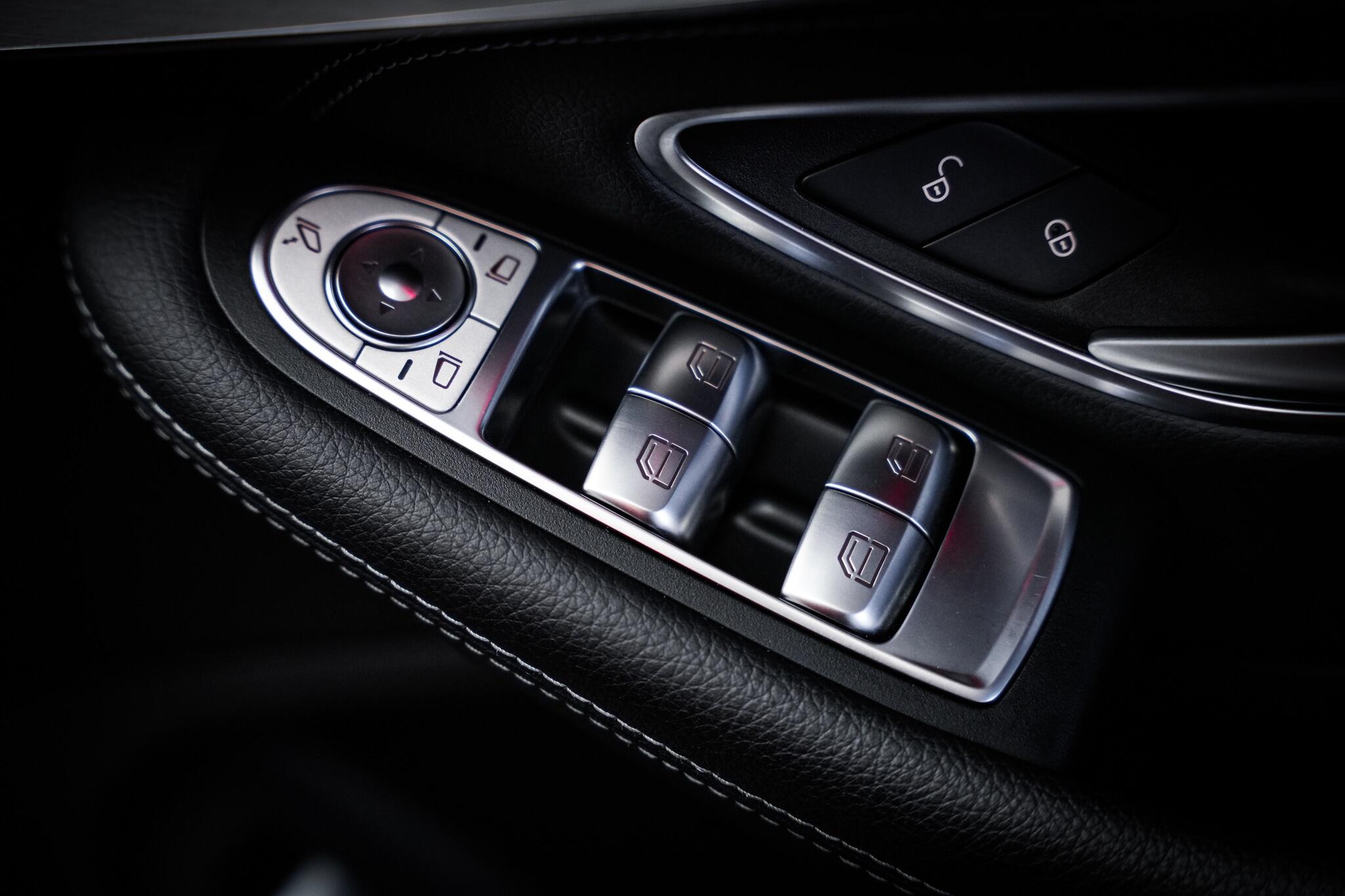 Mercedes-Benz C-Class view 54