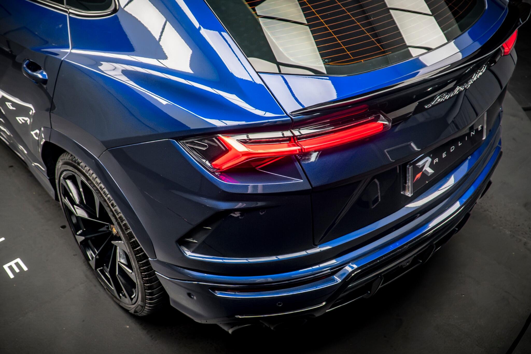 Lamborghini Urus view 19