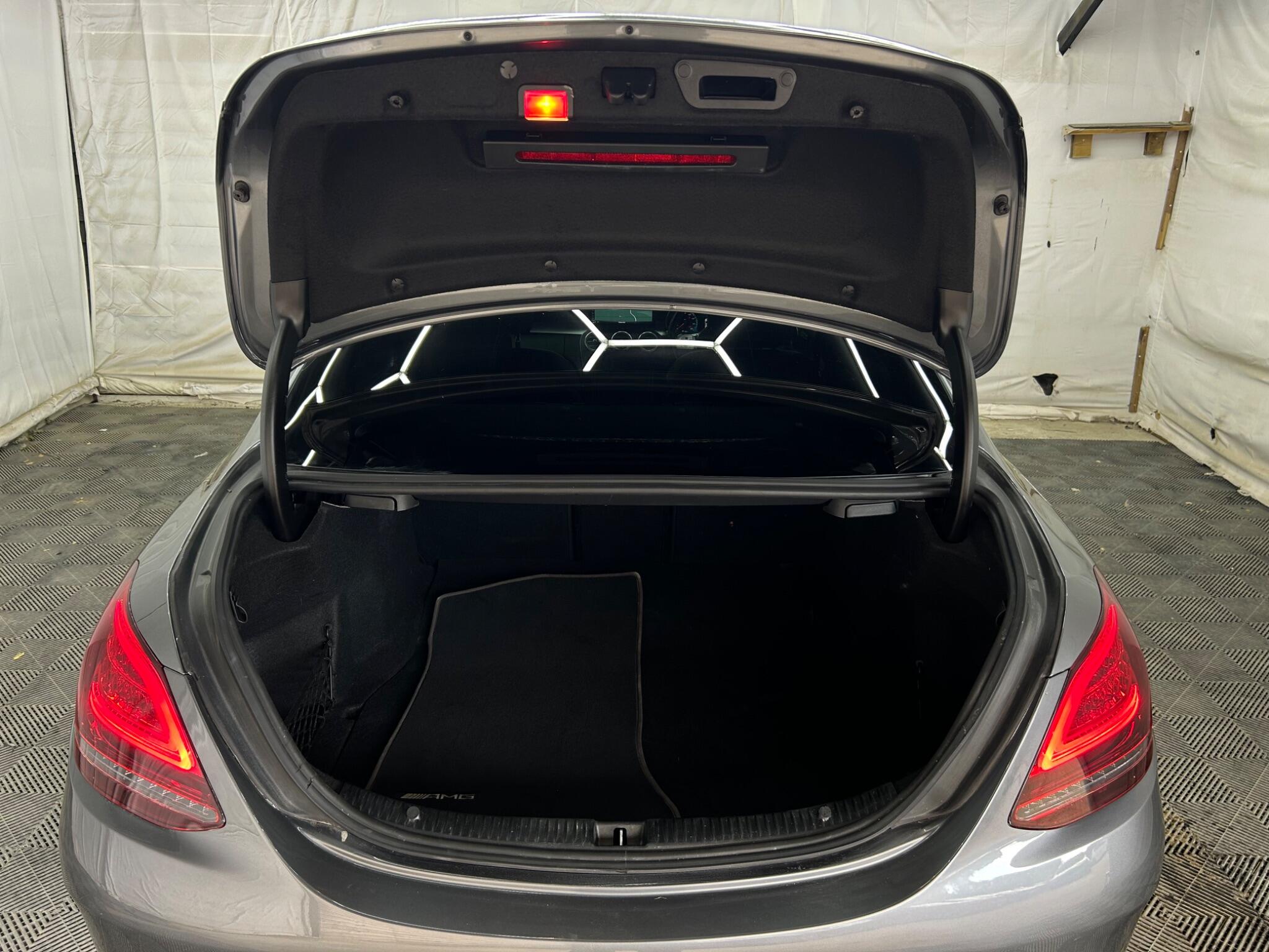 Mercedes-Benz C Class view 40