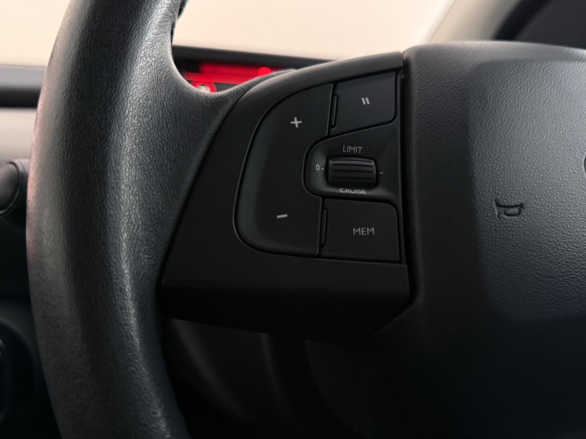 Citroen C4 Cactus view 19