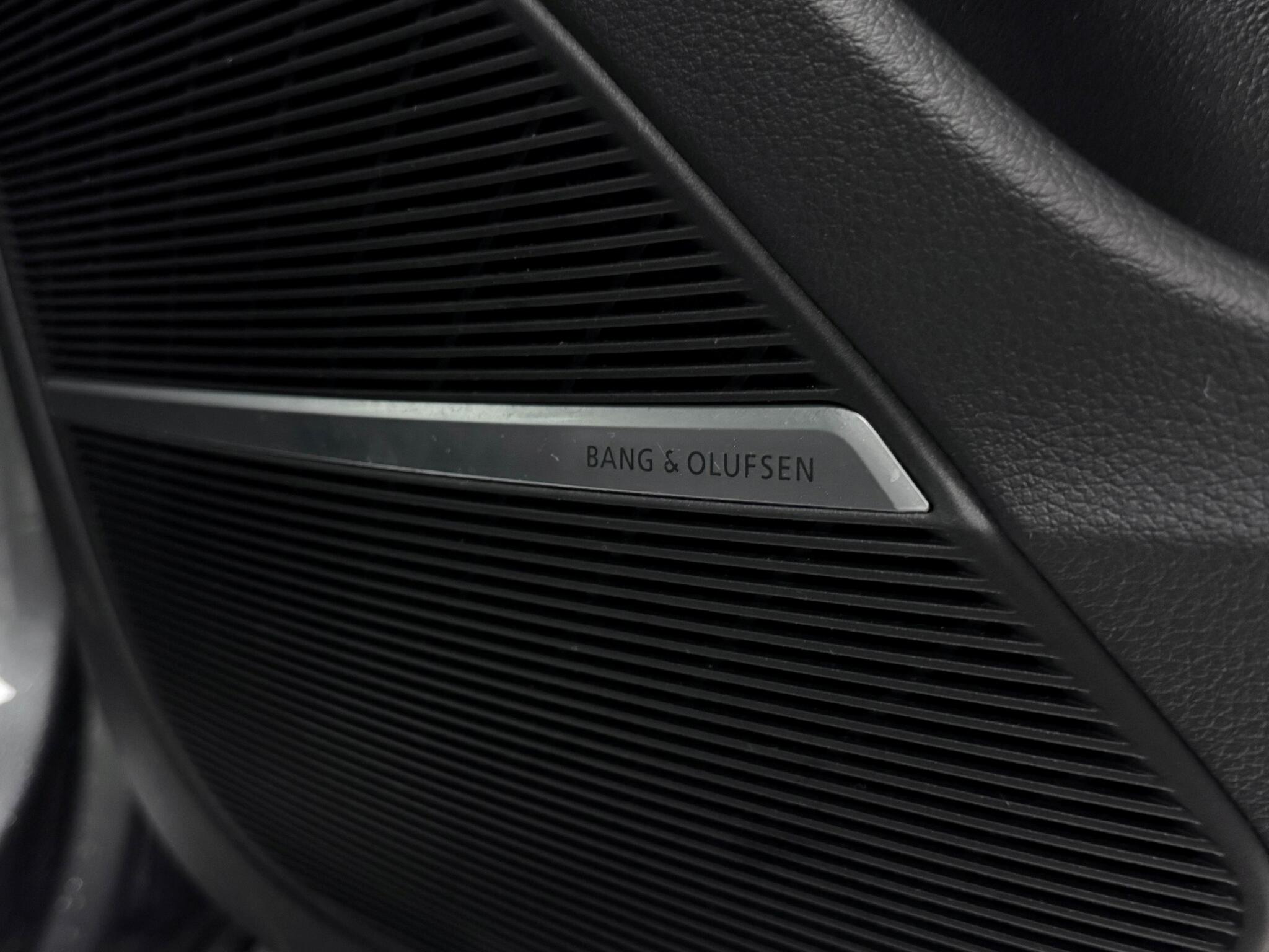Audi Q8 view 29