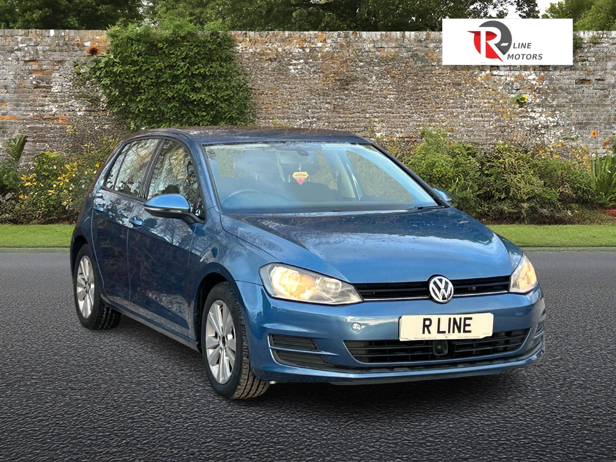 Volkswagen Golf view 2