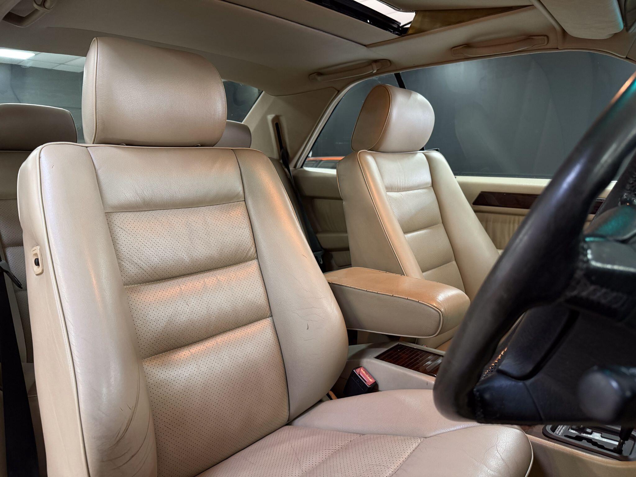Mercedes-Benz E Class view 21