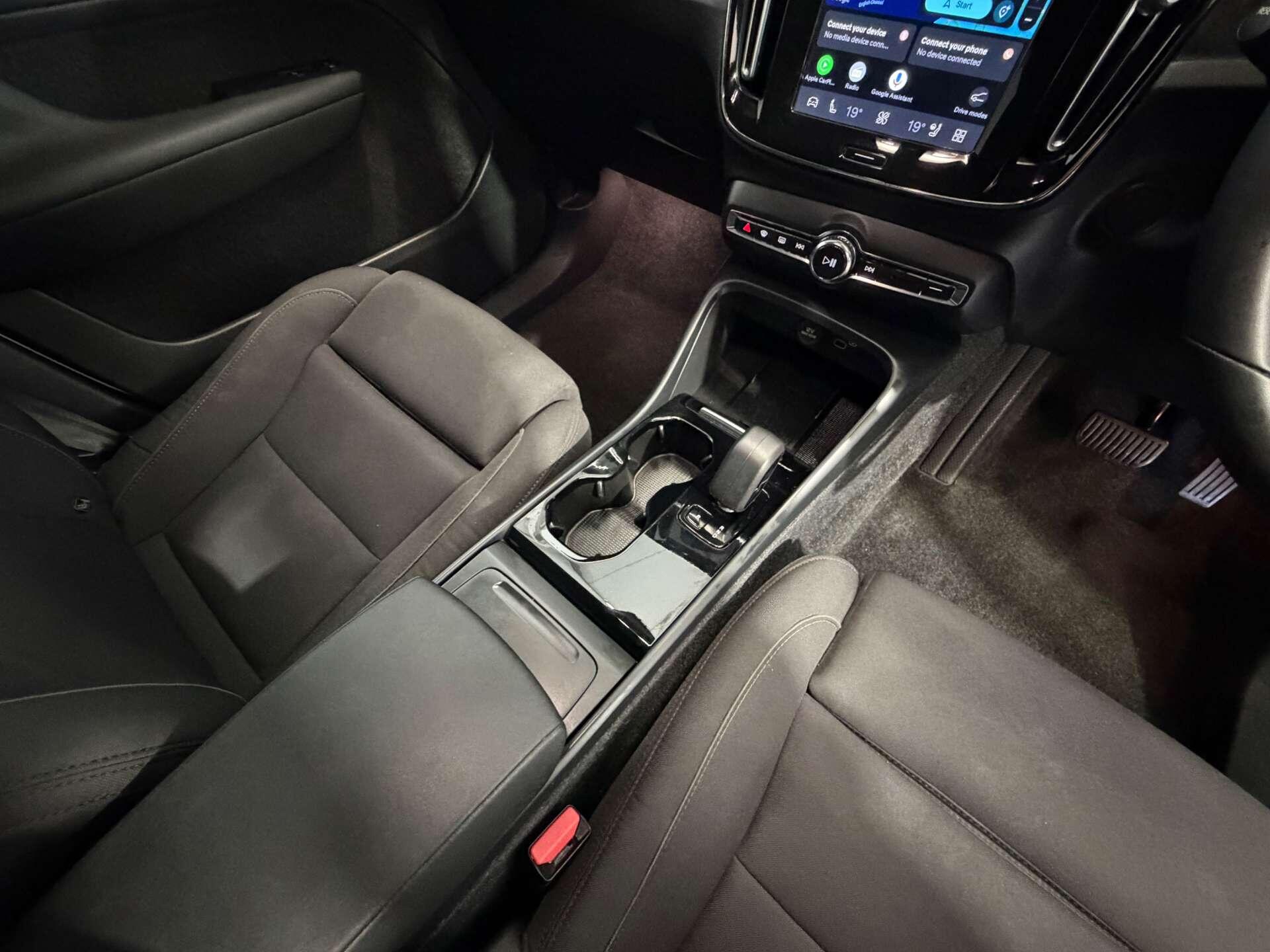 Volvo XC40 view 22